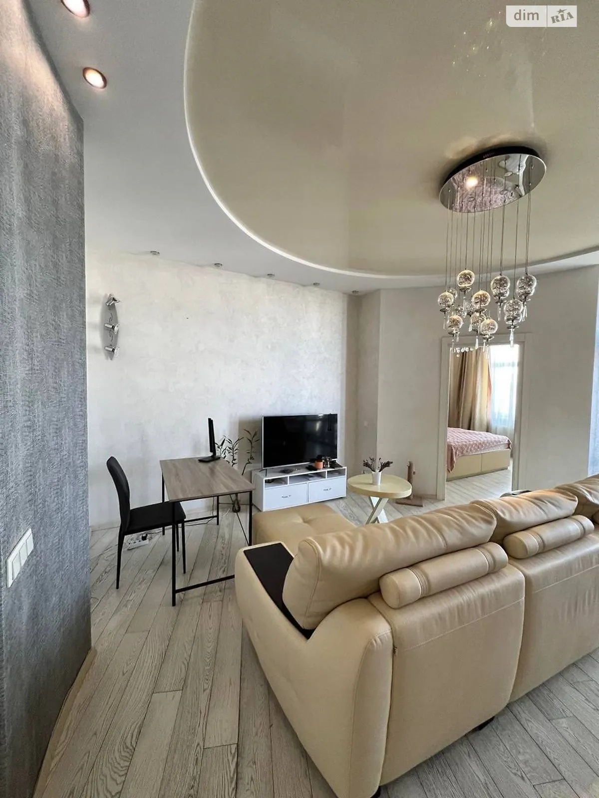 Продается 1-комнатная квартира 59.8 кв. м в Одессе, пер. Мукачевский - фото 1