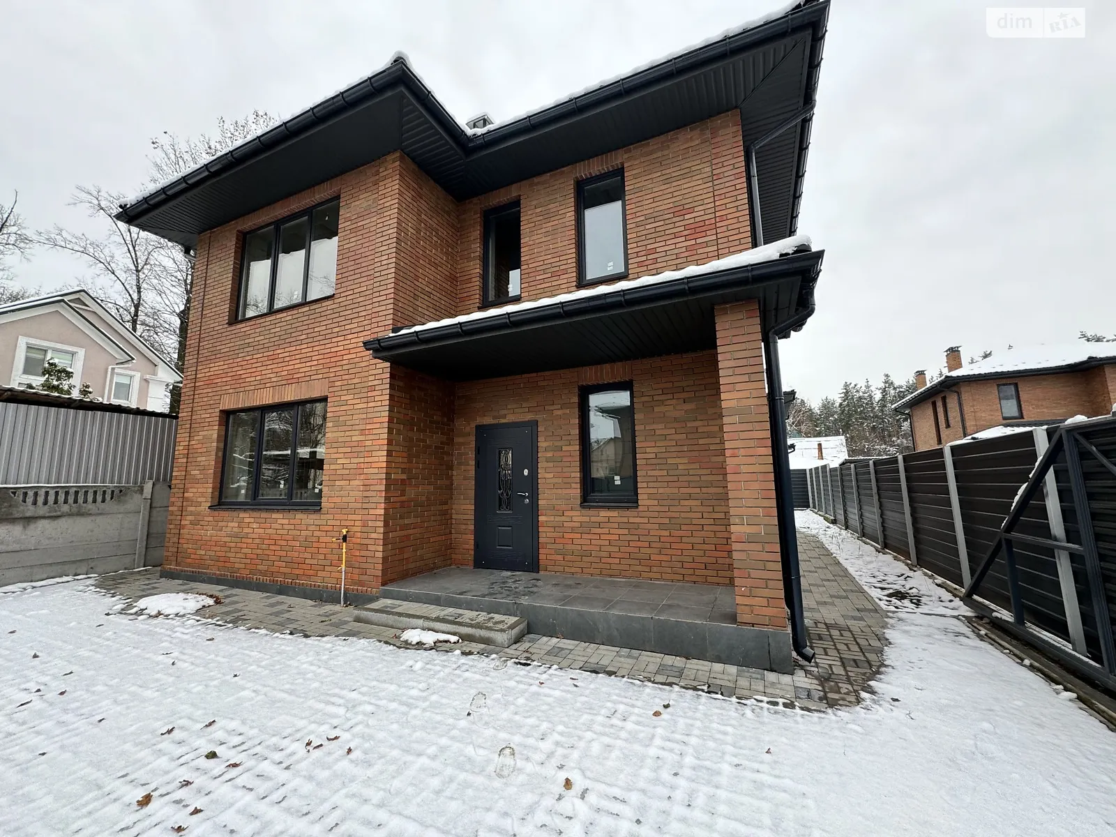 Продається будинок 2 поверховий 130 кв. м з гаражем, цена: 150000 $ - фото 1