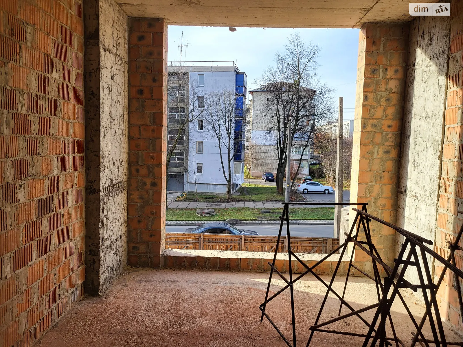 Продается 1-комнатная квартира 41 кв. м в Ивано-Франковске, ул. Целевича Юлиана, 28 - фото 1