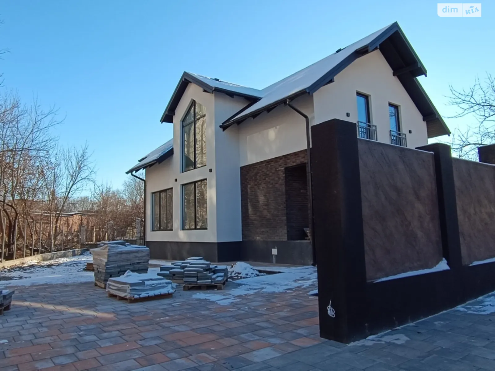 Продается дом на 2 этажа 135 кв. м с бассейном, цена: 200000 $ - фото 1