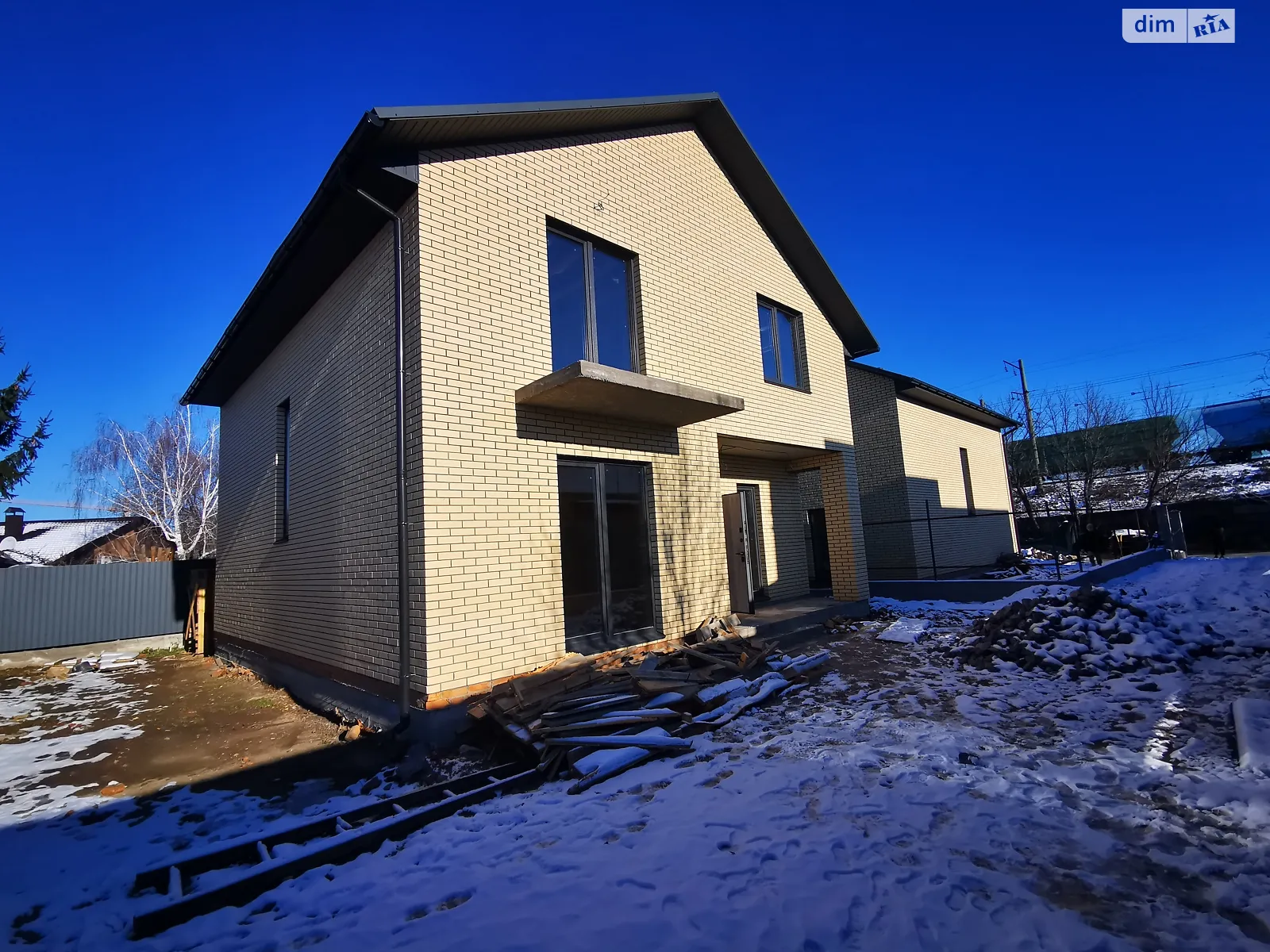 Продается дом на 2 этажа 120 кв. м с камином, цена: 115000 $ - фото 1