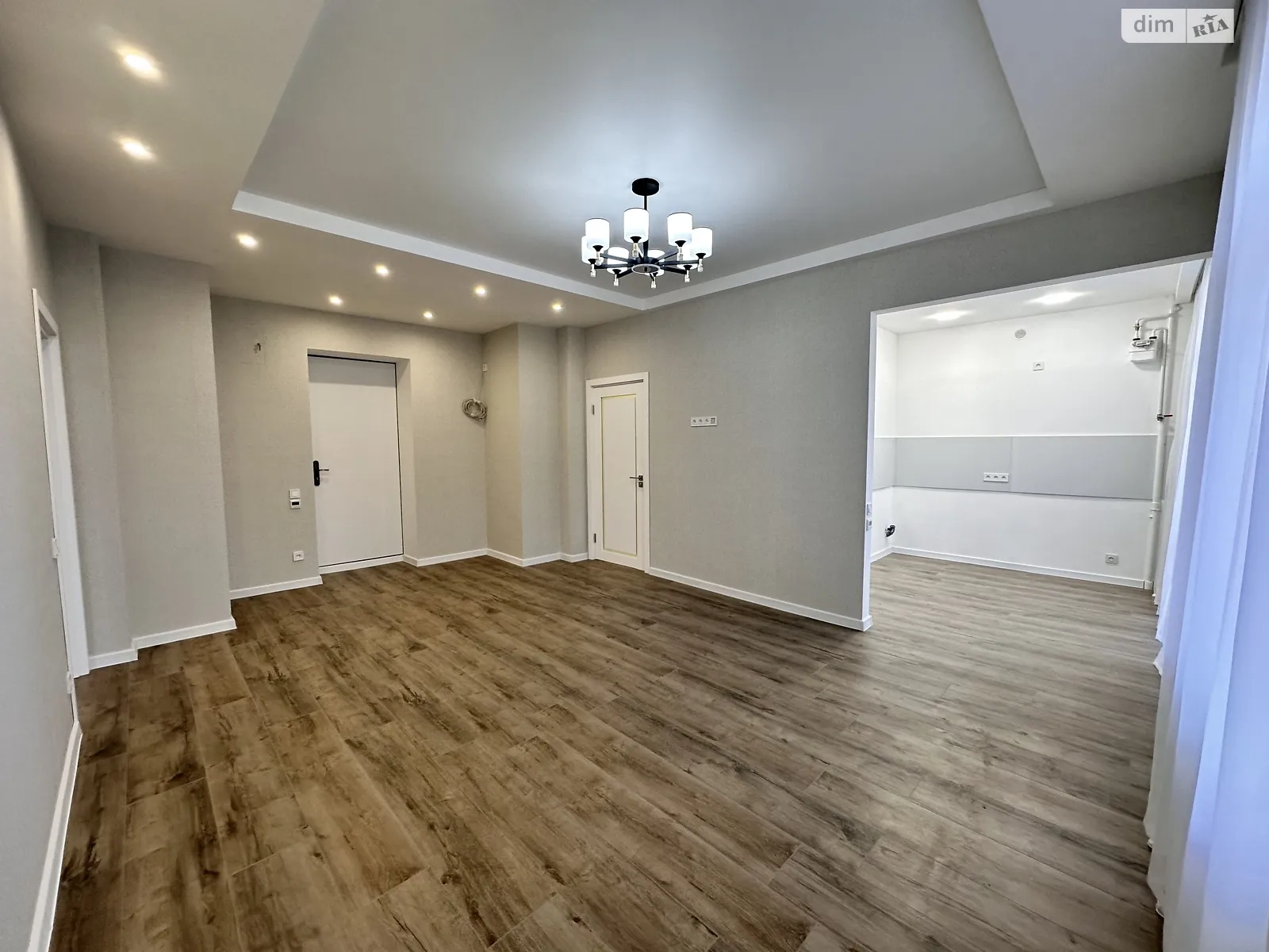 Продається 2-кімнатна квартира 56 кв. м у Кам'янському, цена: 32000 $ - фото 1