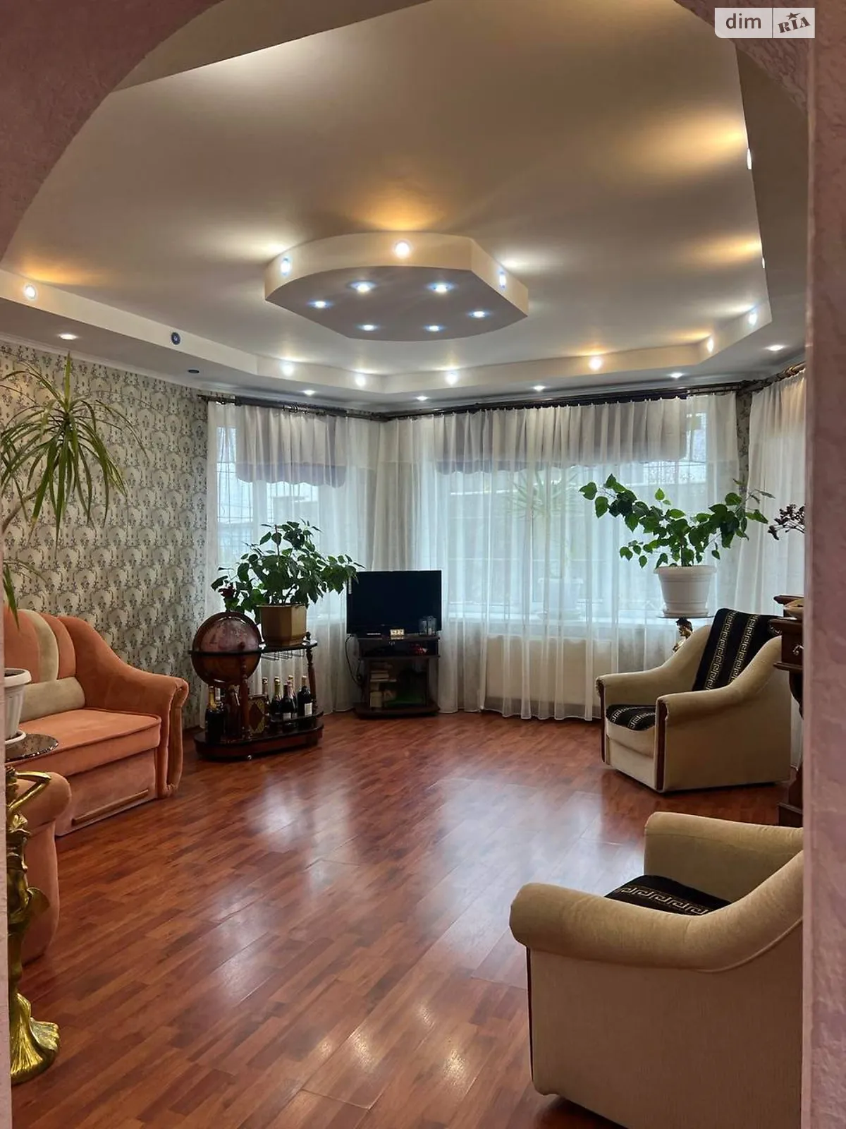 Продается дом на 2 этажа 200 кв. м с верандой, цена: 109999 $ - фото 1