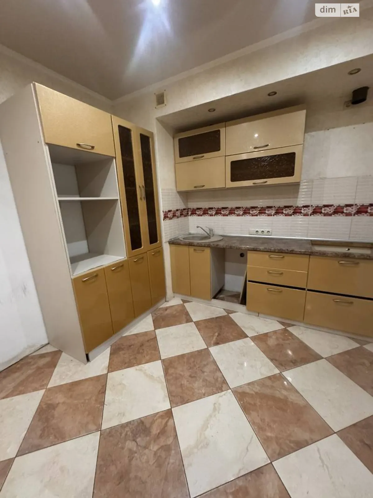 Продается 2-комнатная квартира 60.5 кв. м в Лиманке, мас. Радужный, 10Б - фото 1