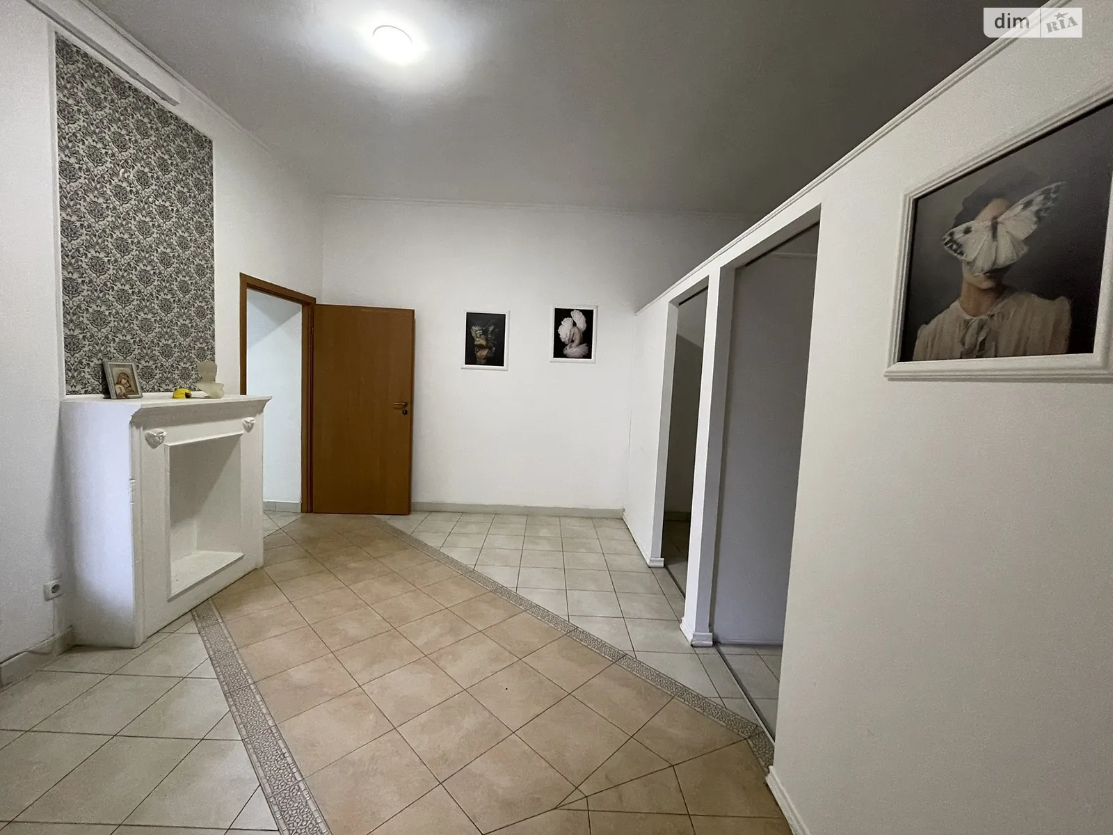 Сдается в аренду офис 60 кв. м в бизнес-центре, цена: 16600 грн - фото 1