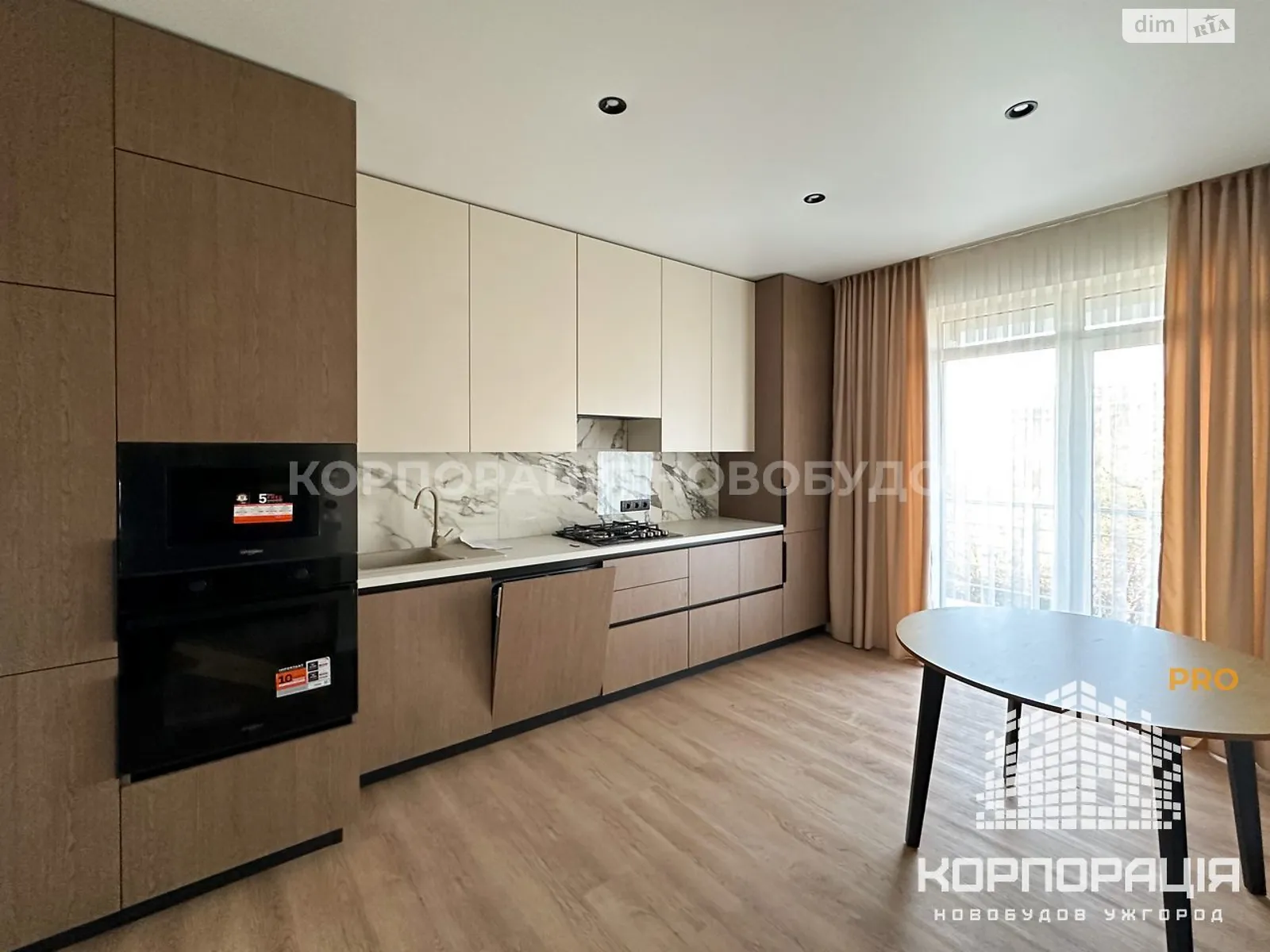 Продается 2-комнатная квартира 57 кв. м в Ужгороде, ул. Богомольца - фото 1