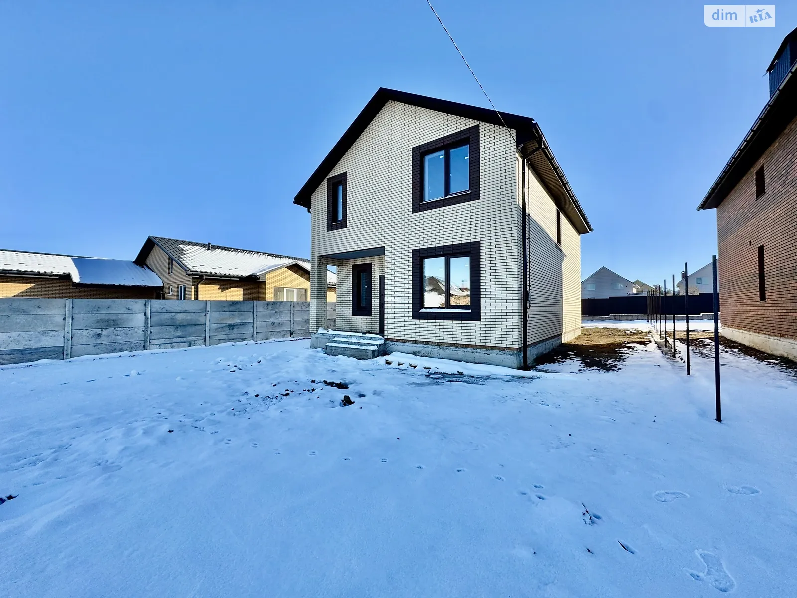 Продается дом на 2 этажа 125 кв. м с участком, цена: 105000 $ - фото 1