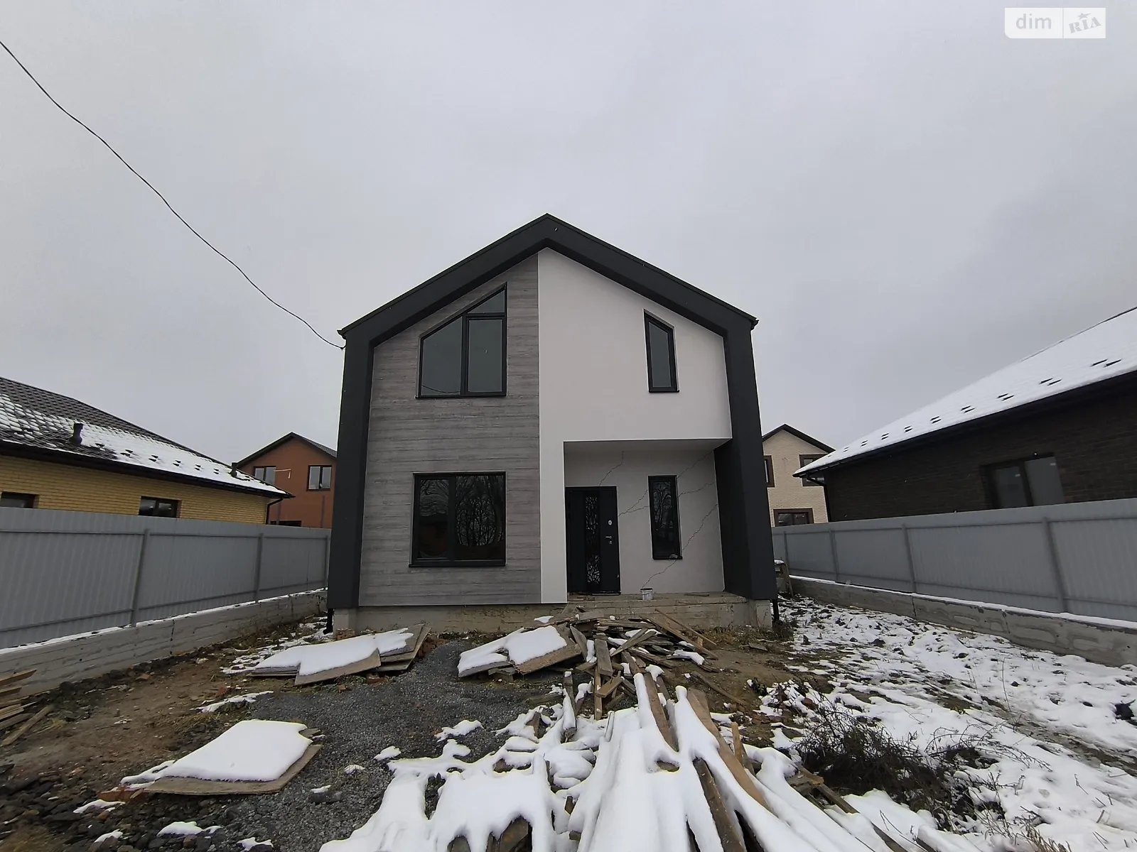 Продается дом на 2 этажа 125 кв. м с мансардой, цена: 87000 $ - фото 1