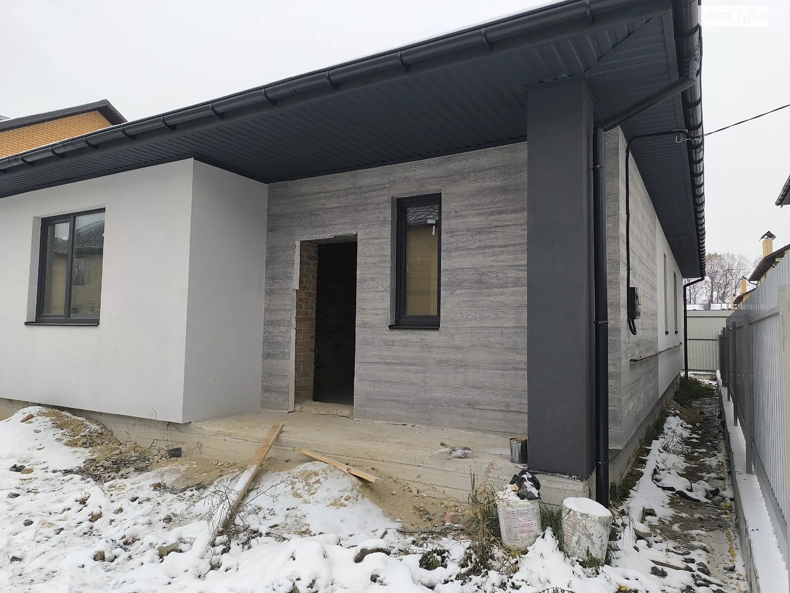 Продается одноэтажный дом 105 кв. м с подвалом, цена: 93000 $ - фото 1