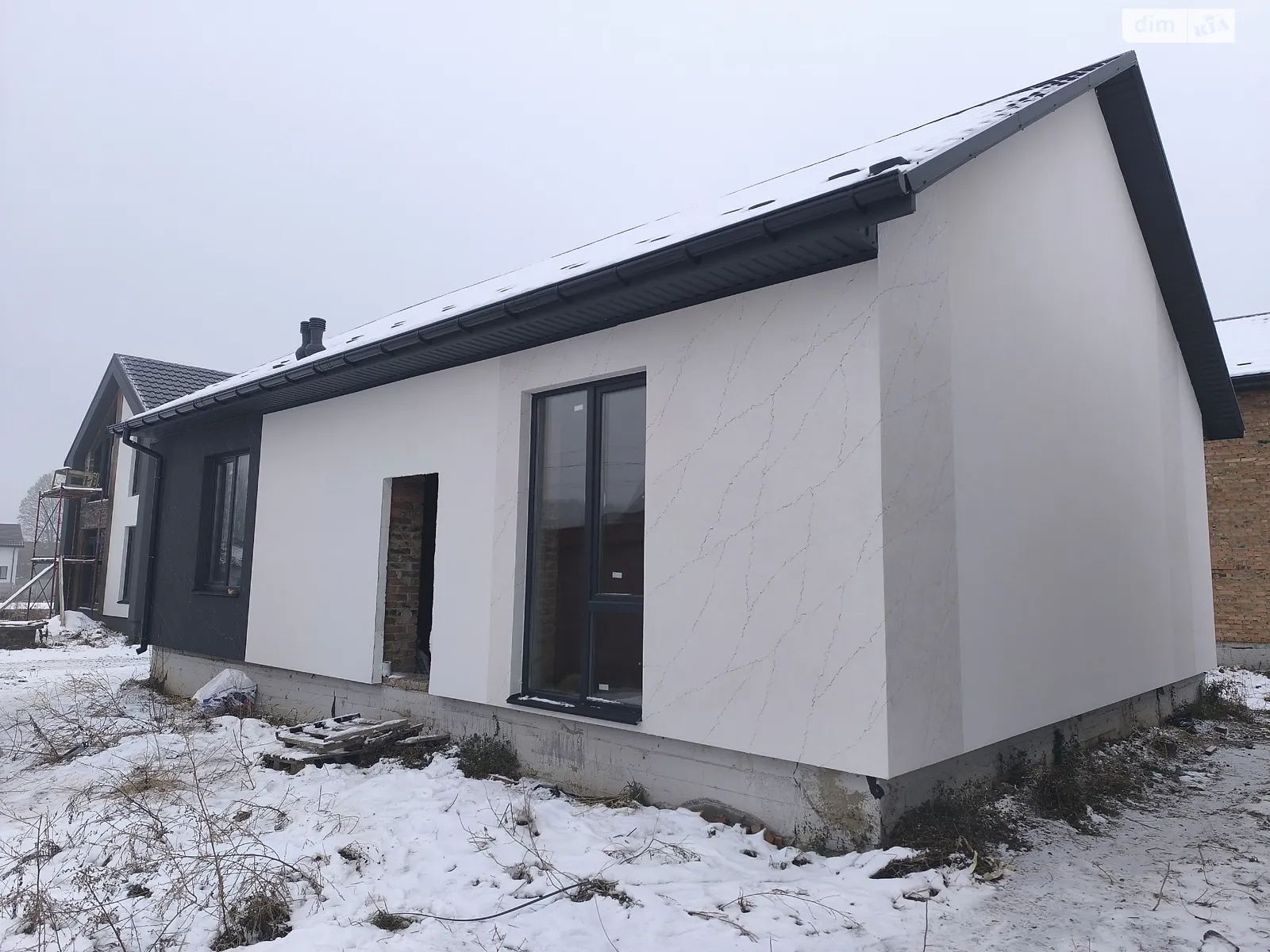 Продается одноэтажный дом 87 кв. м с гаражом, цена: 71000 $ - фото 1