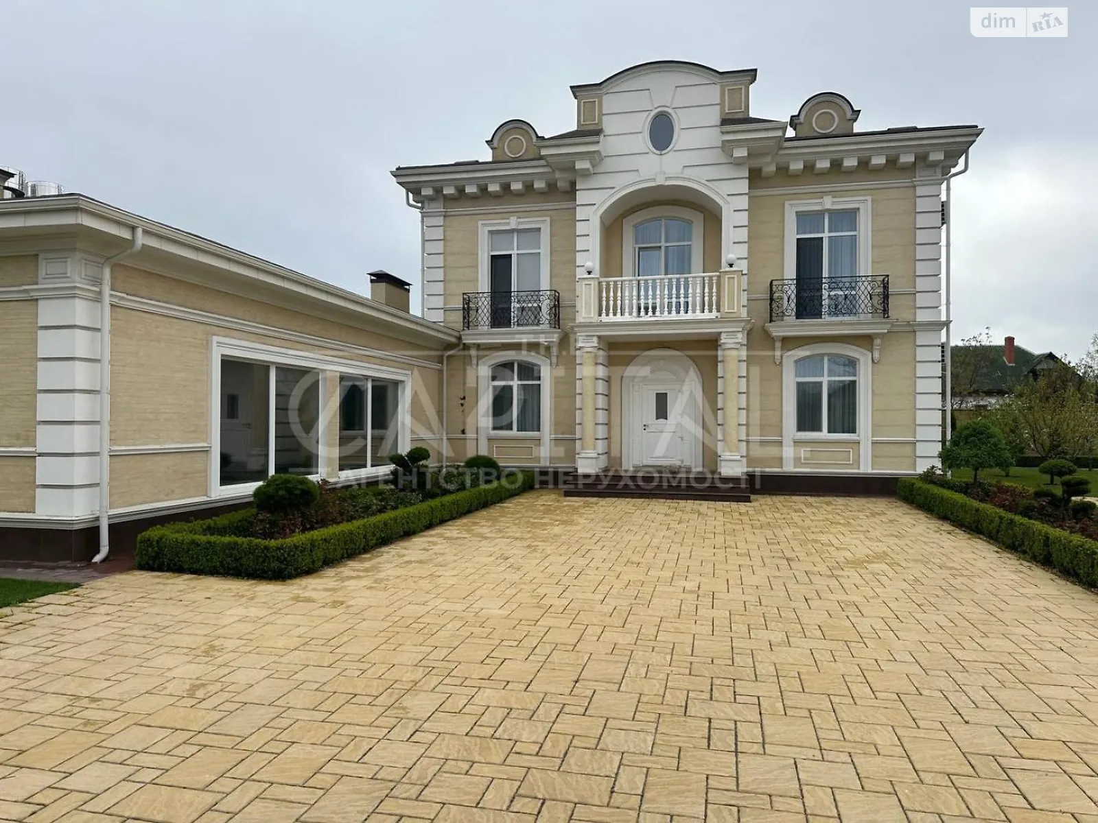 Сдается в аренду дом на 2 этажа 550 кв. м с гаражом, цена: 3000 $ - фото 1