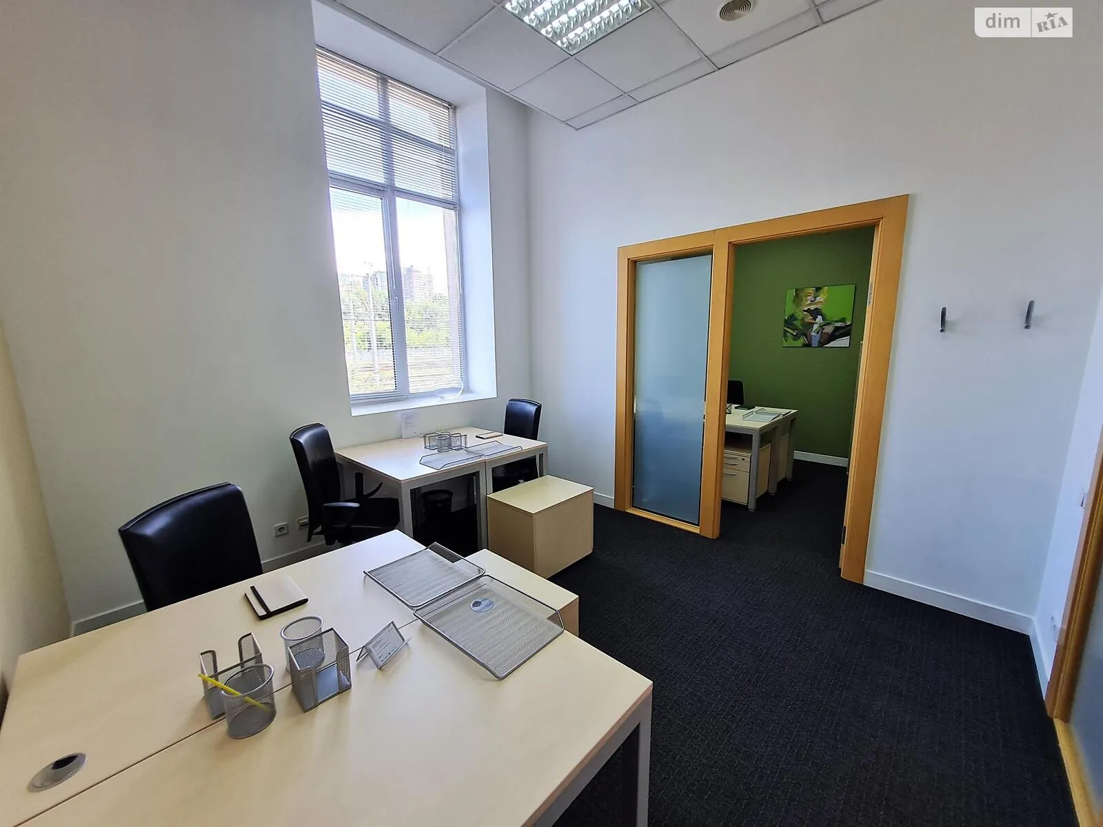 Сдается в аренду офис 50 кв. м в бизнес-центре, цена: 893 $ - фото 1