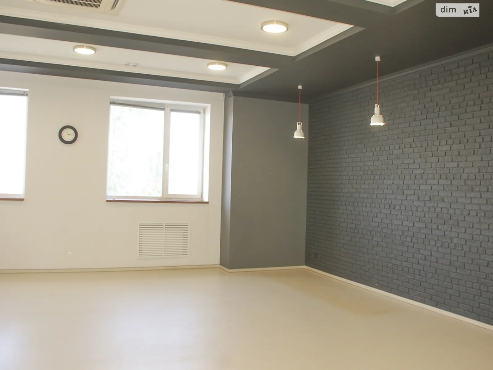 Сдается в аренду офис 280 кв. м в бизнес-центре, цена: 64400 грн - фото 1