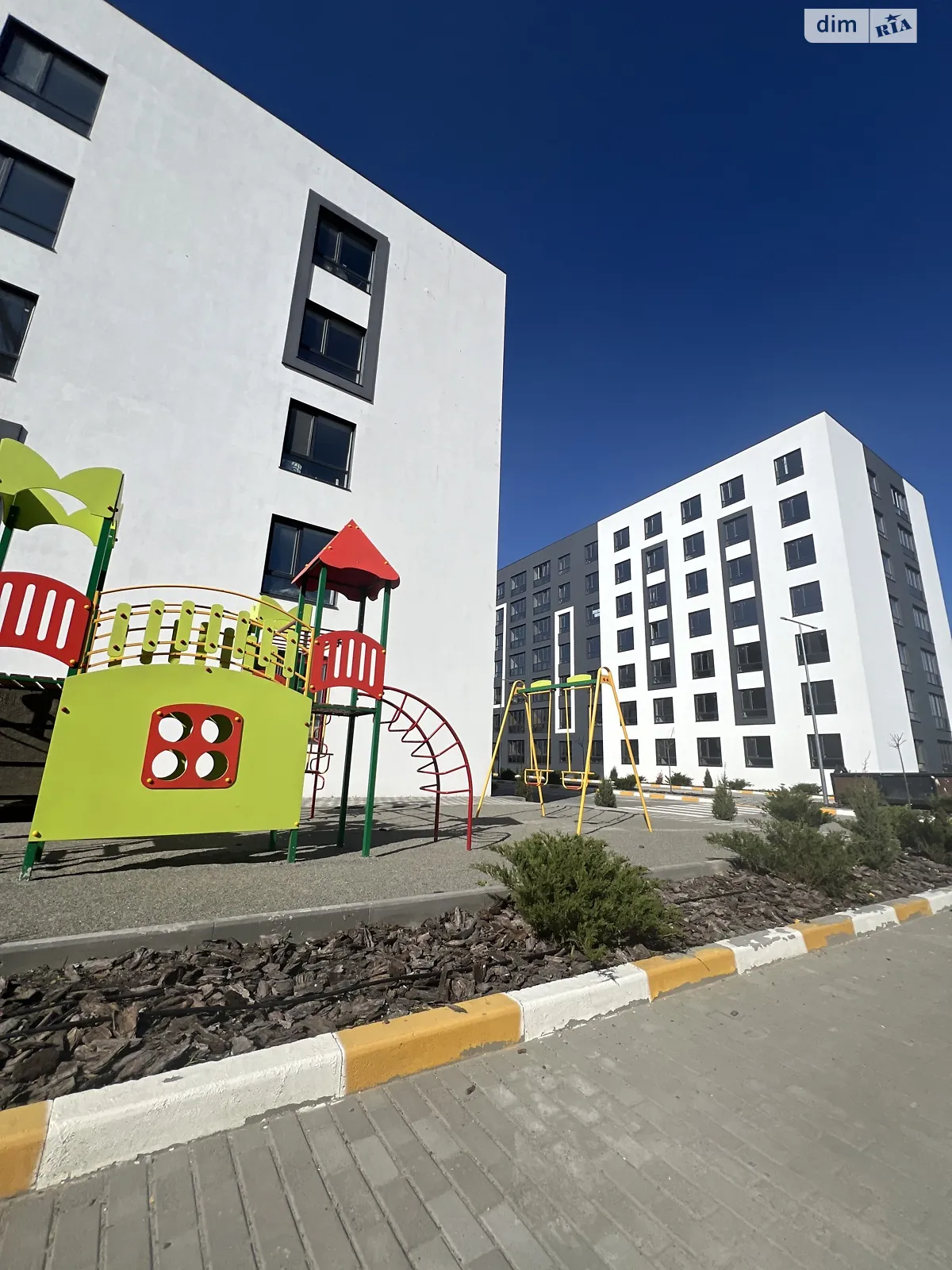 Продається 2-кімнатна квартира 56 кв. м у Гостомелі, вул. Мирна, 3Д - фото 1