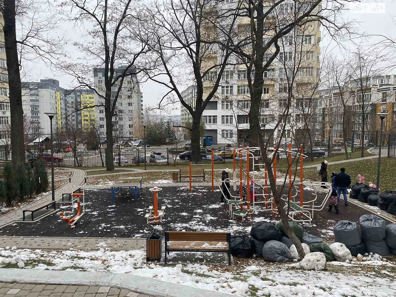 Продается 3-комнатная квартира 82 кв. м в Ирпене, ул. Николая Сингаевского(Новооскольская), 8К - фото 1