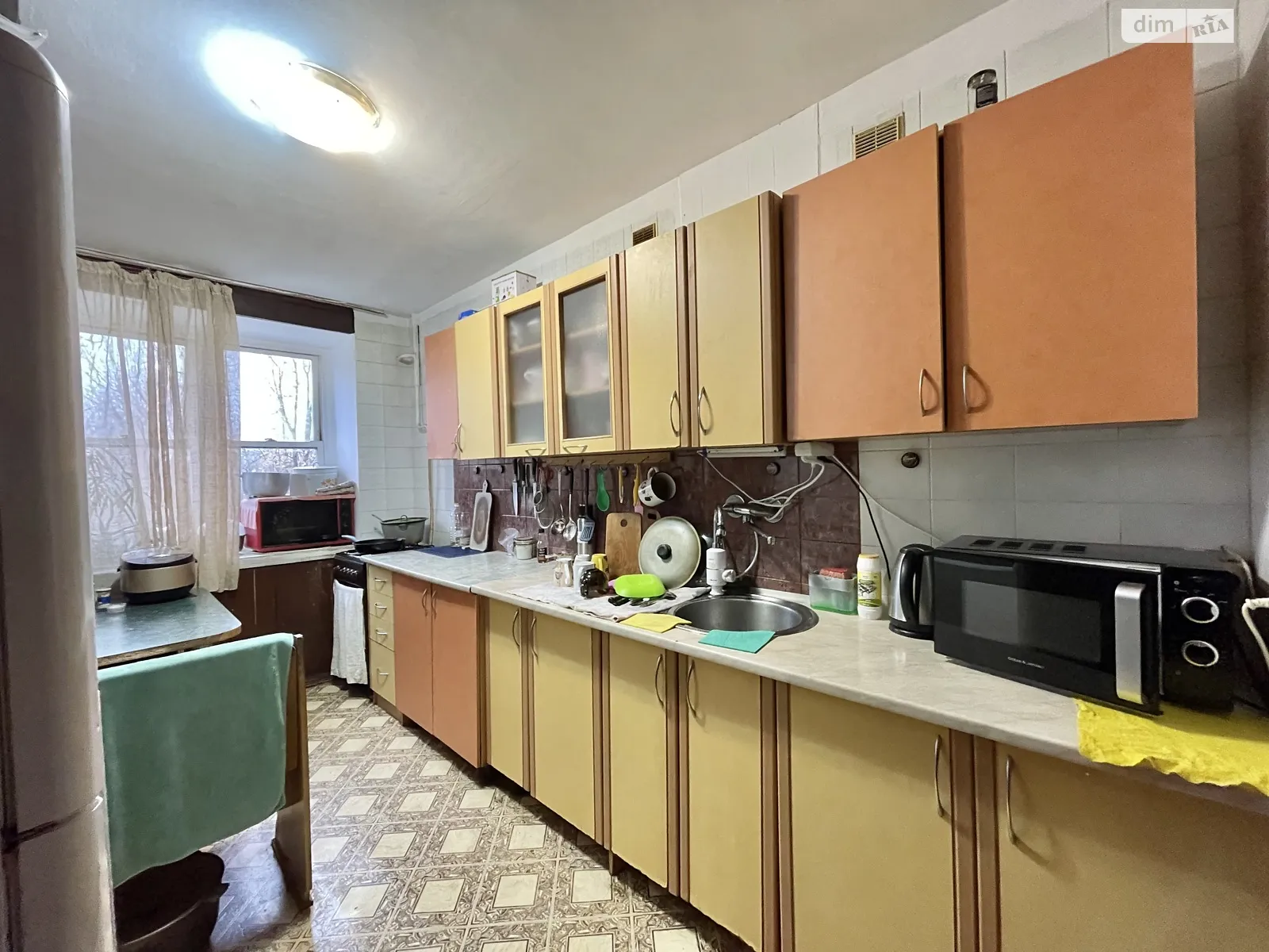 Продается 4-комнатная квартира 87 кв. м в Черноморске, просп. Мира(Ленина ул.) - фото 1