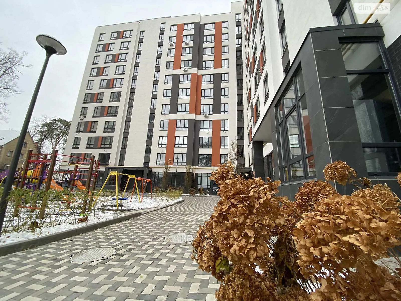 Продается 3-комнатная квартира 78.2 кв. м в Ирпене, ул. Павленко, 56 - фото 1