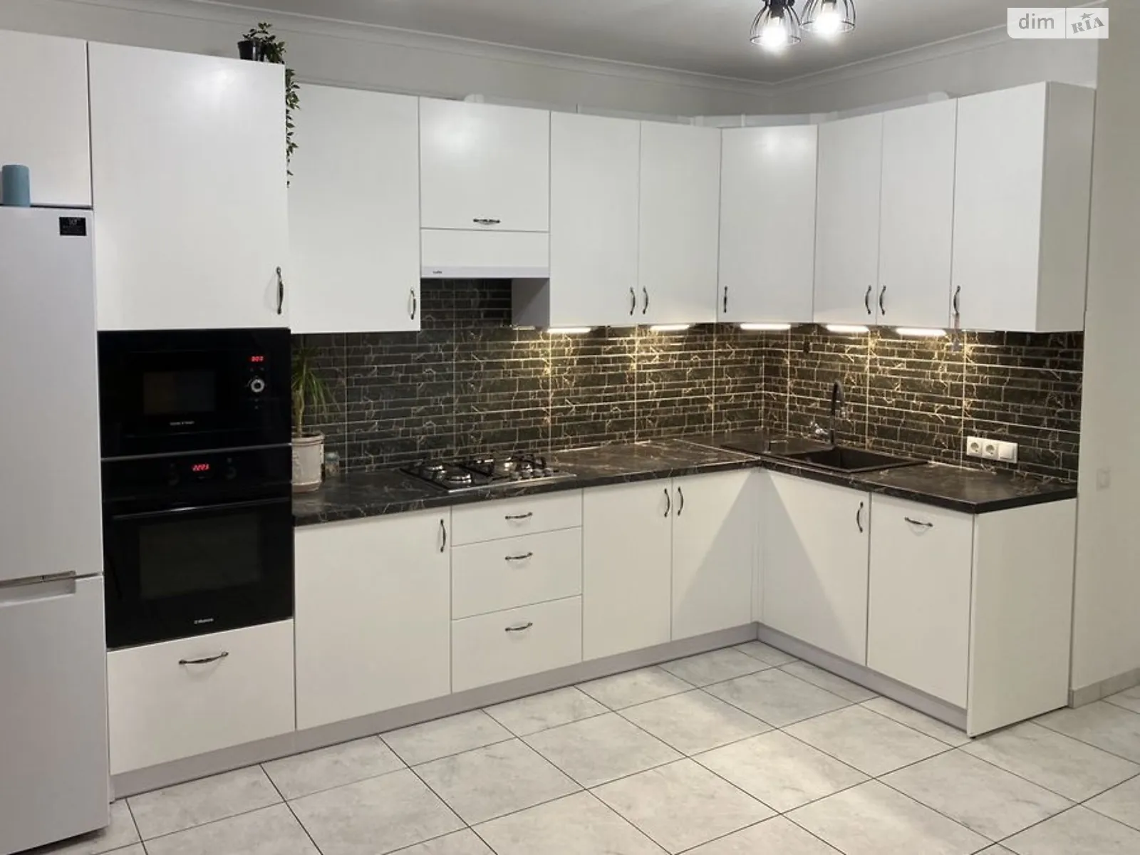 Сдается в аренду 1-комнатная квартира 42 кв. м в Львове, ул. Олексы Стороженко - фото 1