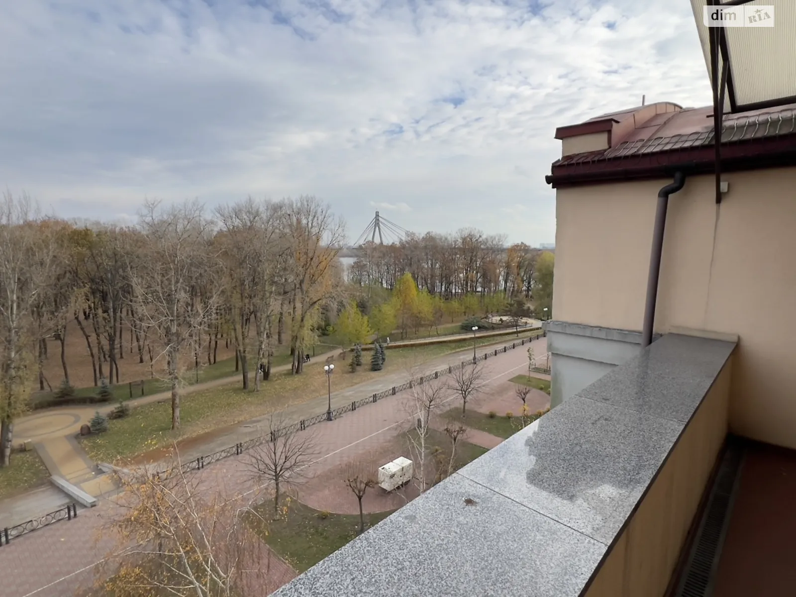 Здається в оренду 3-кімнатна квартира 213 кв. м у Києві, наб. Оболонська, 7 корпус 2 - фото 1