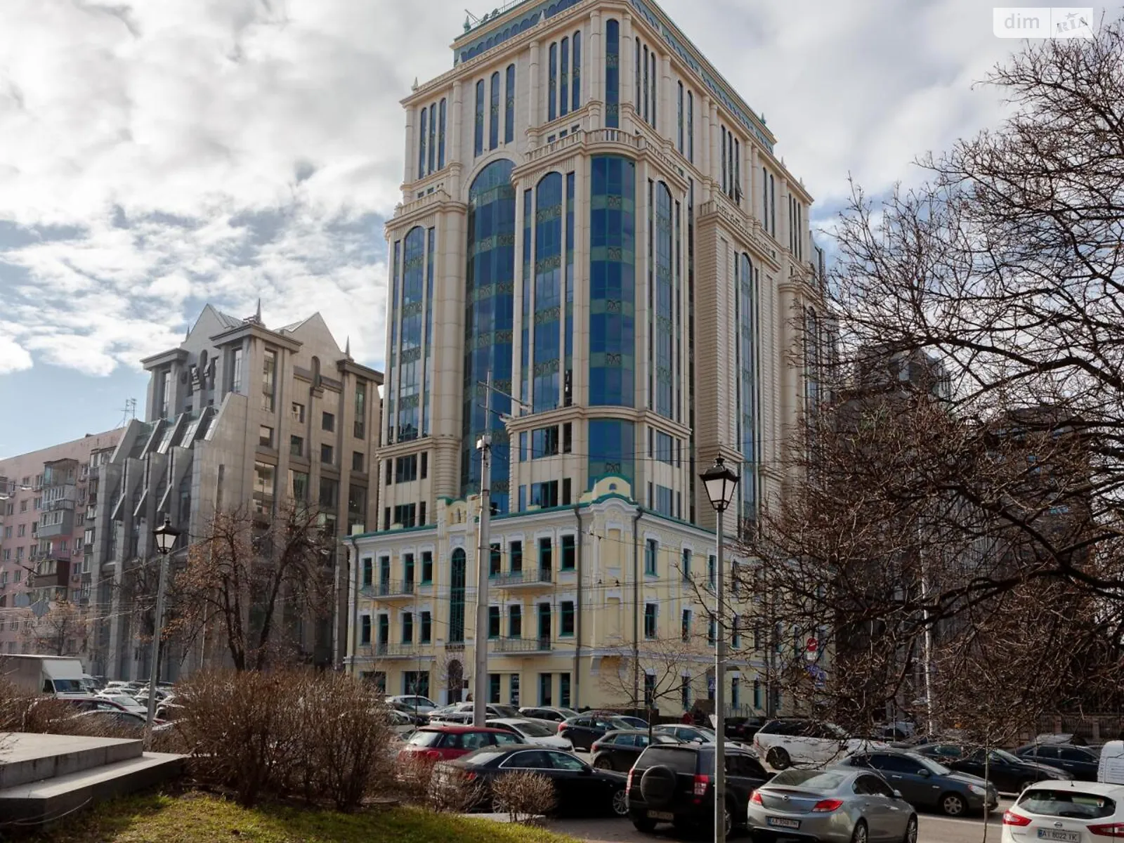 Сдается в аренду офис 591 кв. м в бизнес-центре, цена: 14184 $ - фото 1