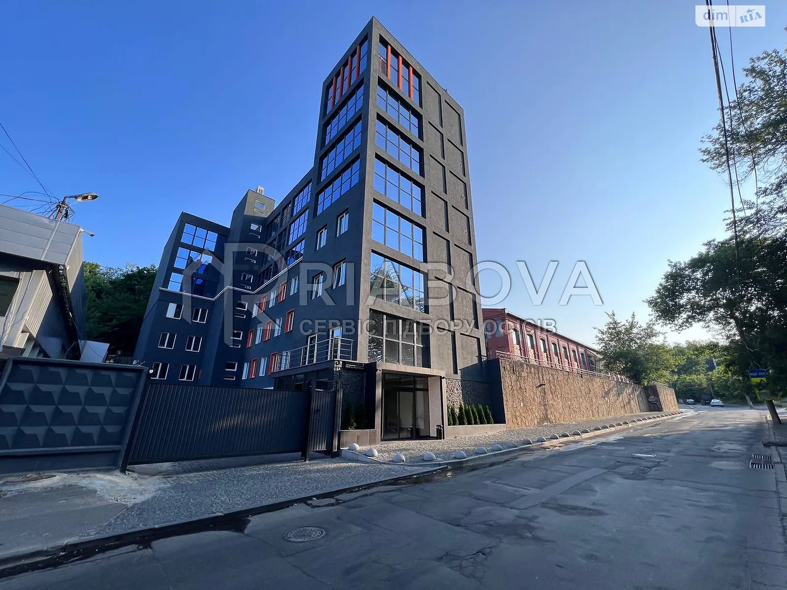 Сдается в аренду офис 150 кв. м в бизнес-центре, цена: 2887 $ - фото 1