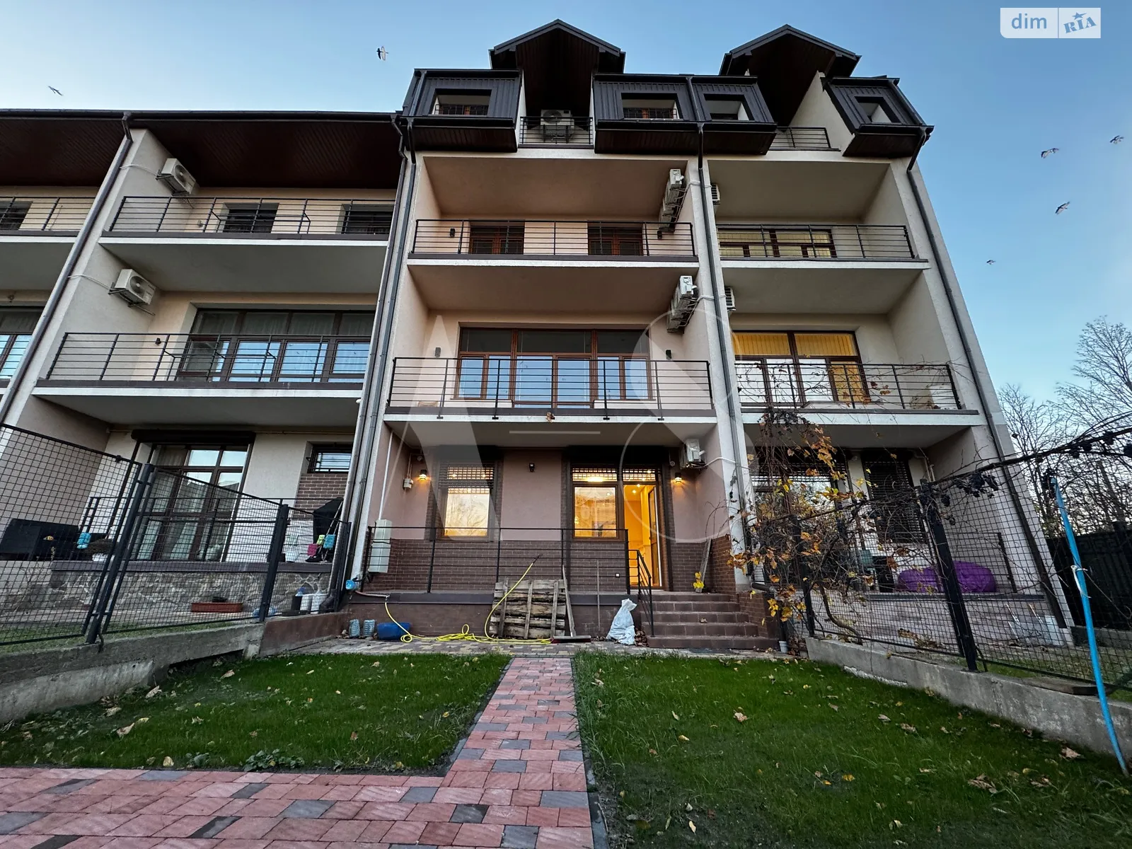 Здається в оренду офіс 400 кв. м в бізнес-центрі, цена: 3000 $ - фото 1
