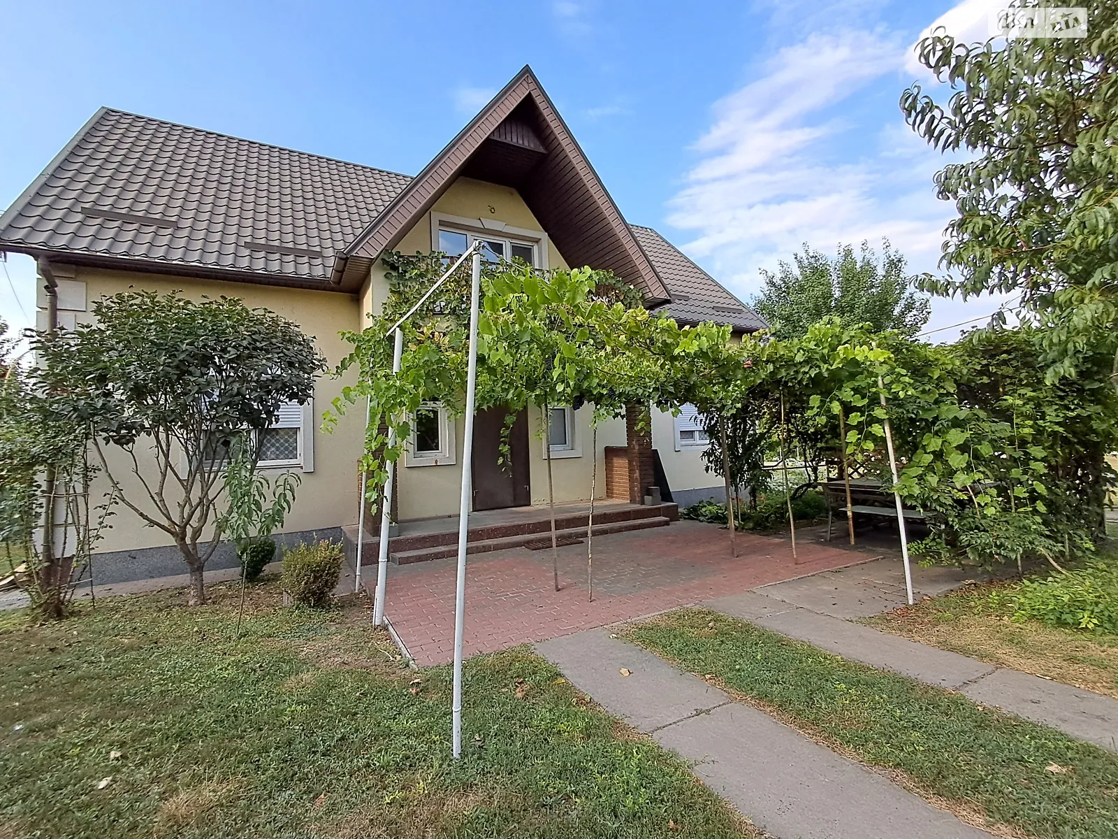 Продається будинок 2 поверховий 240 кв. м з каміном, цена: 80000 $ - фото 1