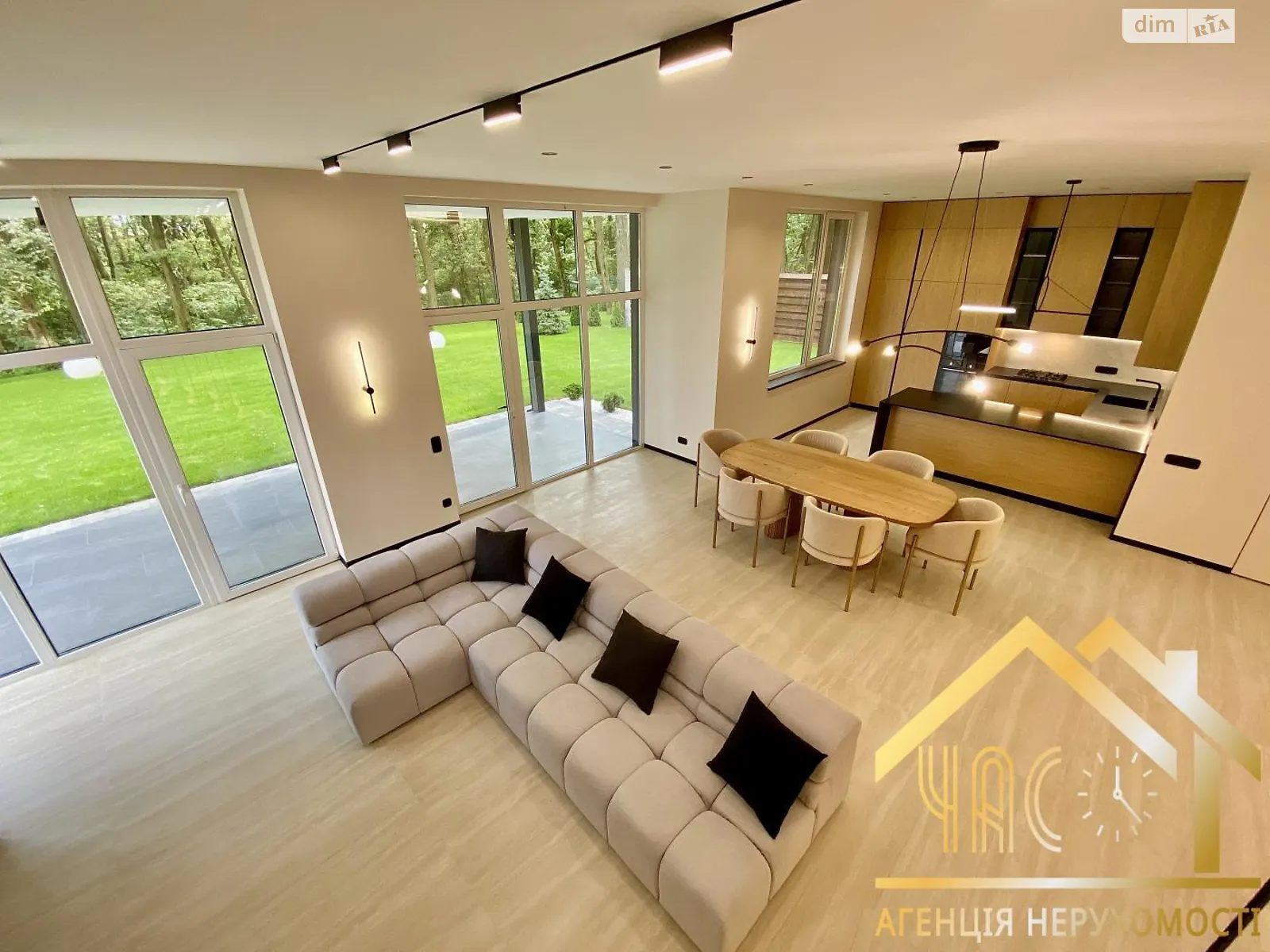 Продается дом на 2 этажа 205 кв. м с камином, цена: 490000 $ - фото 1