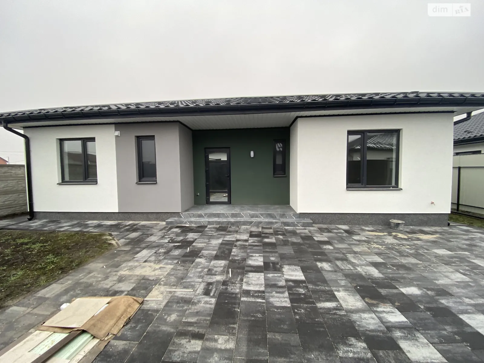 Продается одноэтажный дом 112.5 кв. м с камином, цена: 155000 $ - фото 1