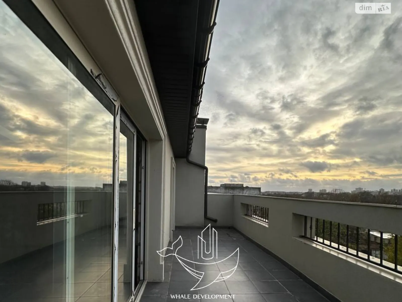 Продается 4-комнатная квартира 172 кв. м в Одессе, пер. Майский, 4 - фото 1