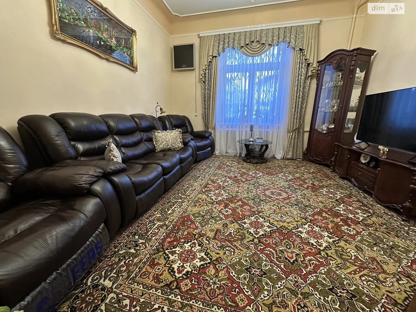 Продается дом на 2 этажа 212 кв. м с гаражом, цена: 320000 $ - фото 1