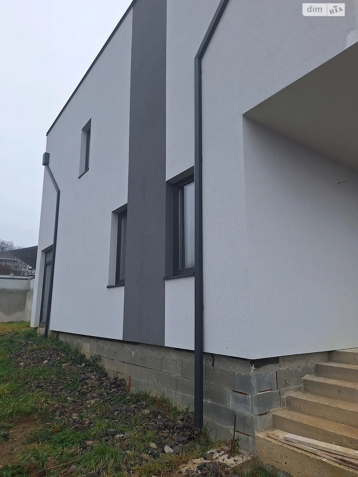Продається будинок 3 поверховий 220 кв. м з каміном, цена: 250000 $ - фото 1
