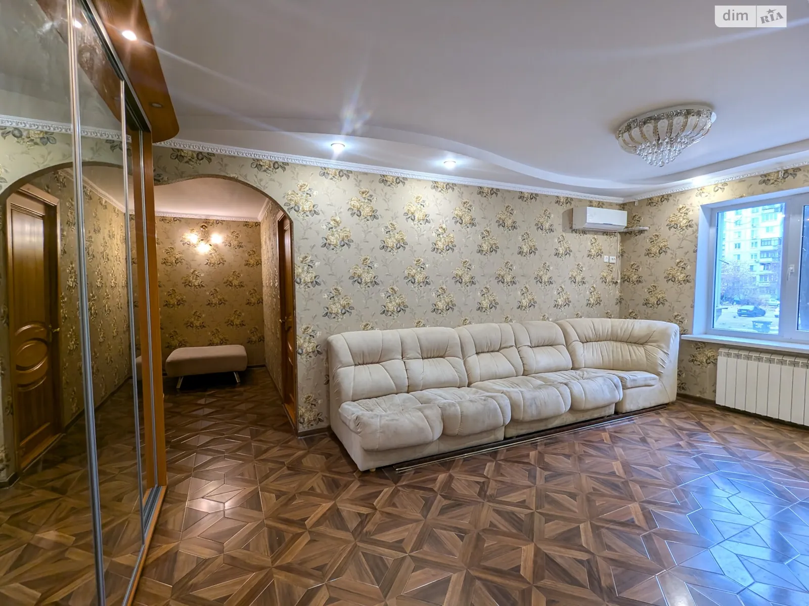 3-комнатная квартира 70 кв. м в Запорожье - фото 1
