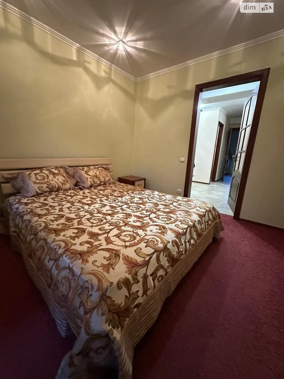 Продається 3-кімнатна квартира 68 кв. м у Чернівцях, бул. Героїв Крут - фото 1