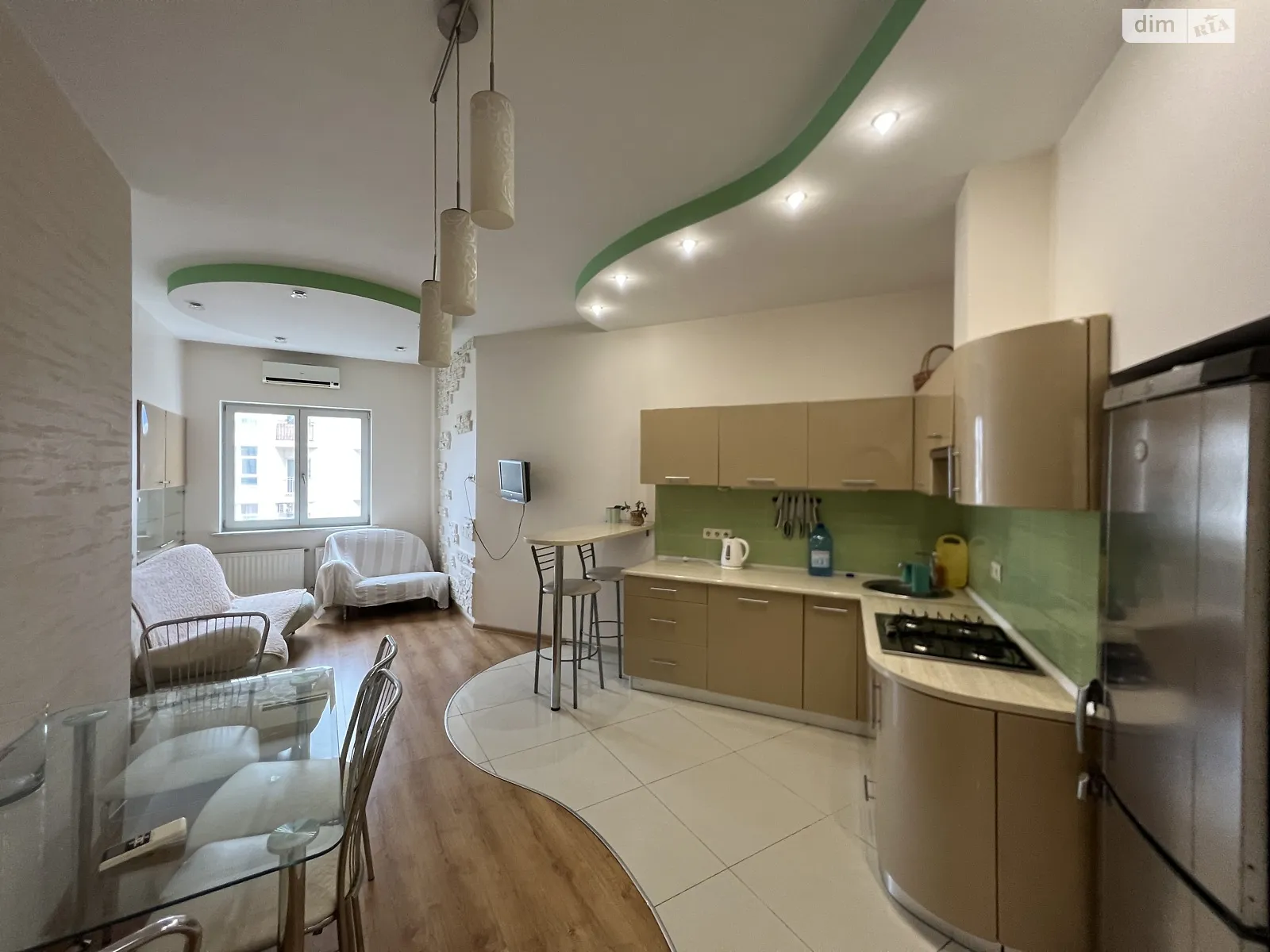 Продається 2-кімнатна квартира 100 кв. м у Одесі, бул. Французький, 9 - фото 1