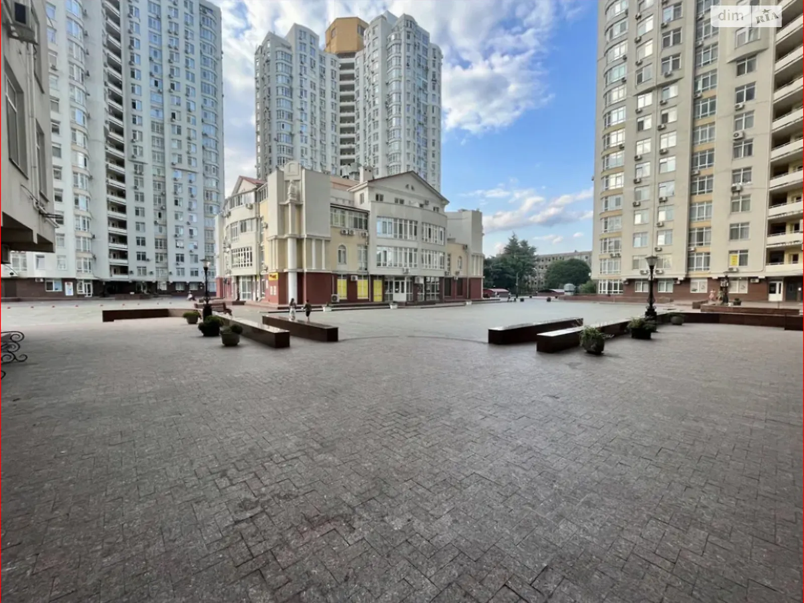 Продается 3-комнатная квартира 116.4 кв. м в Одессе, бул. Французский - фото 1