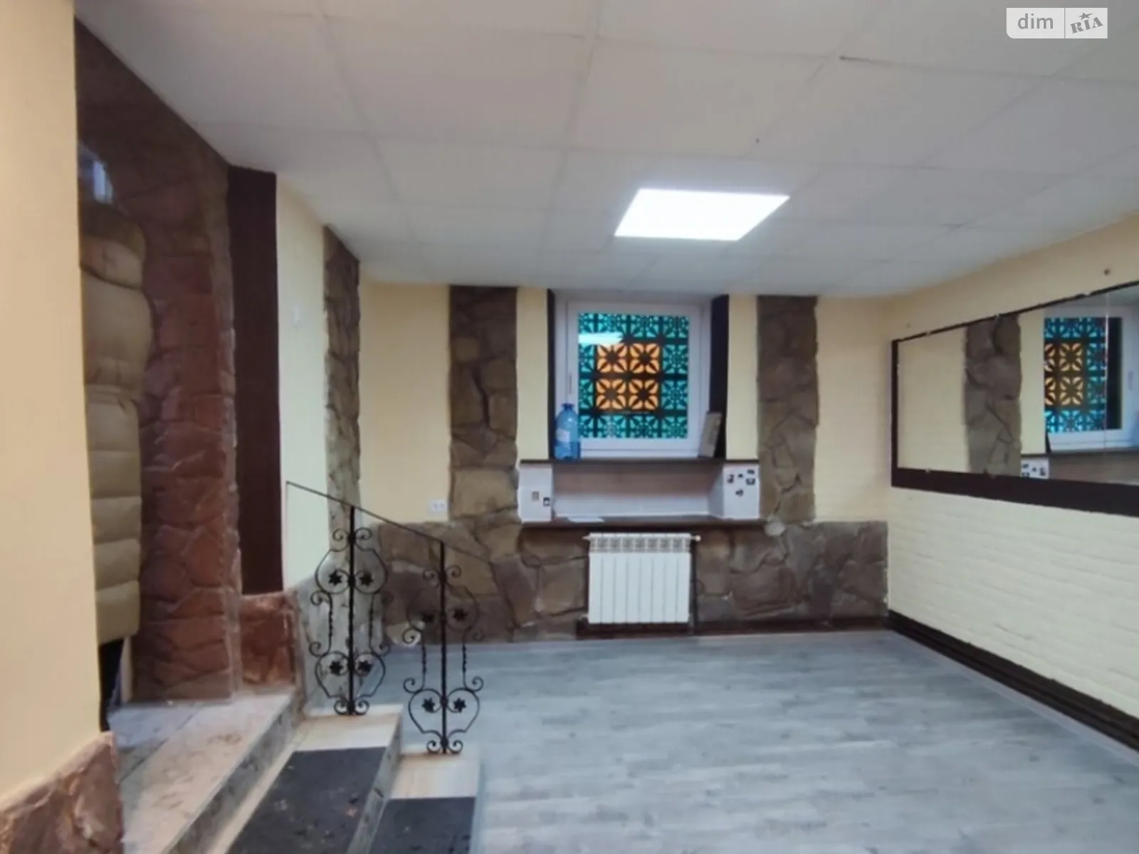 Продается объект сферы услуг 25 кв. м в 4-этажном здании, цена: 42500 $ - фото 1