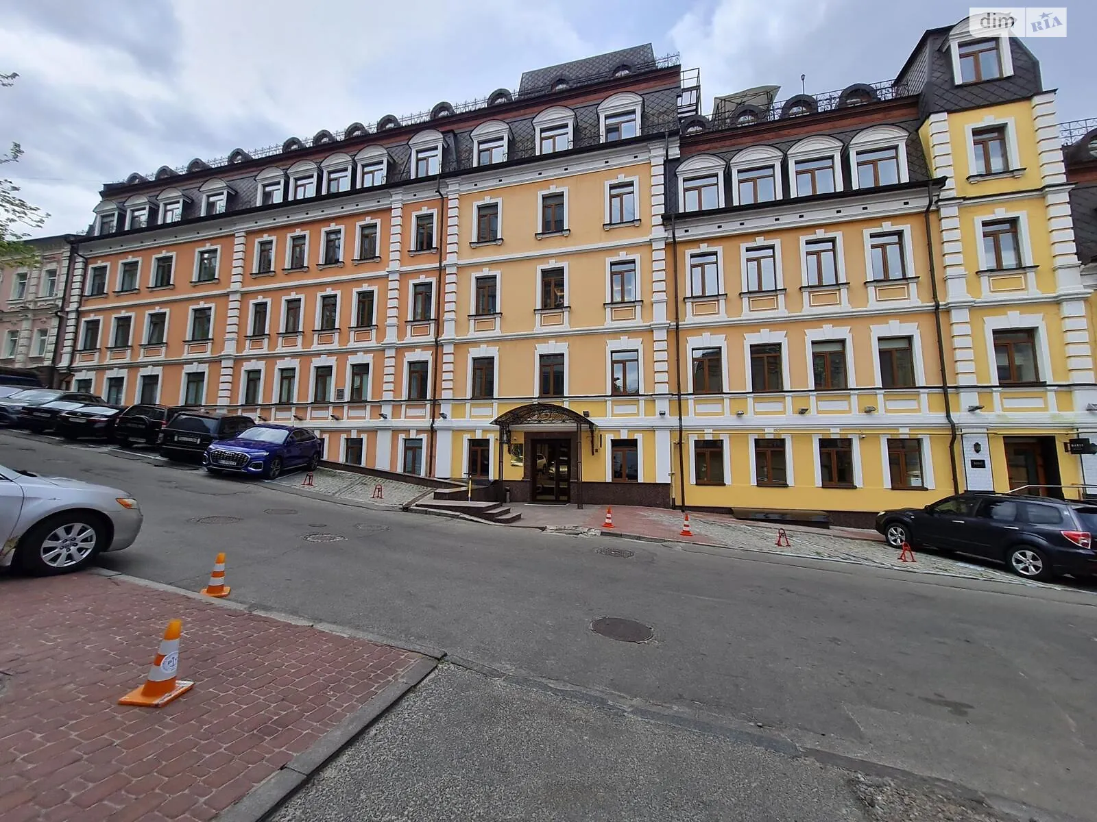 Здається в оренду офіс 25 кв. м в бізнес-центрі, цена: 375 $ - фото 1