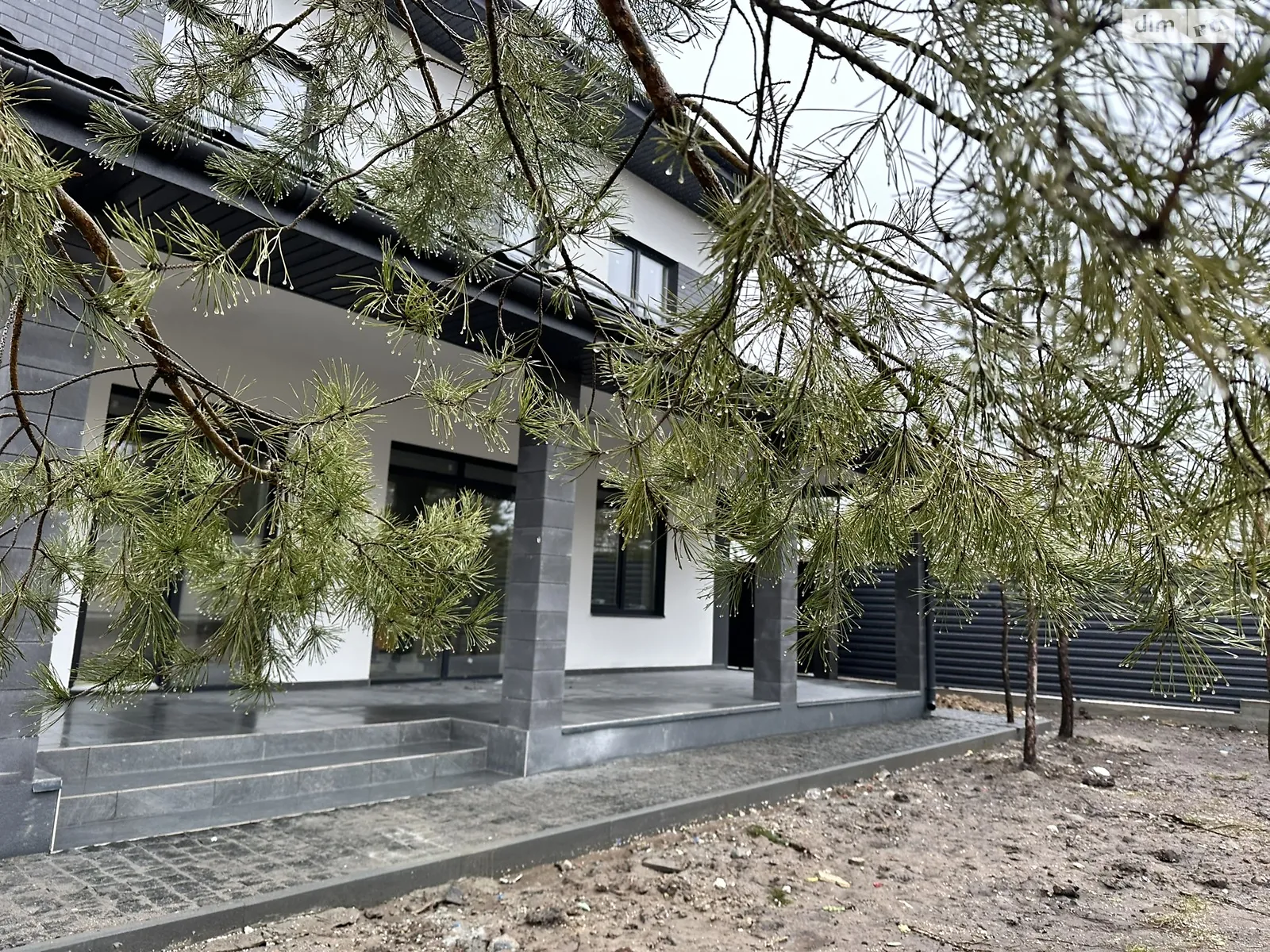 Продается дом на 2 этажа 150 кв. м с садом, цена: 165000 $ - фото 1