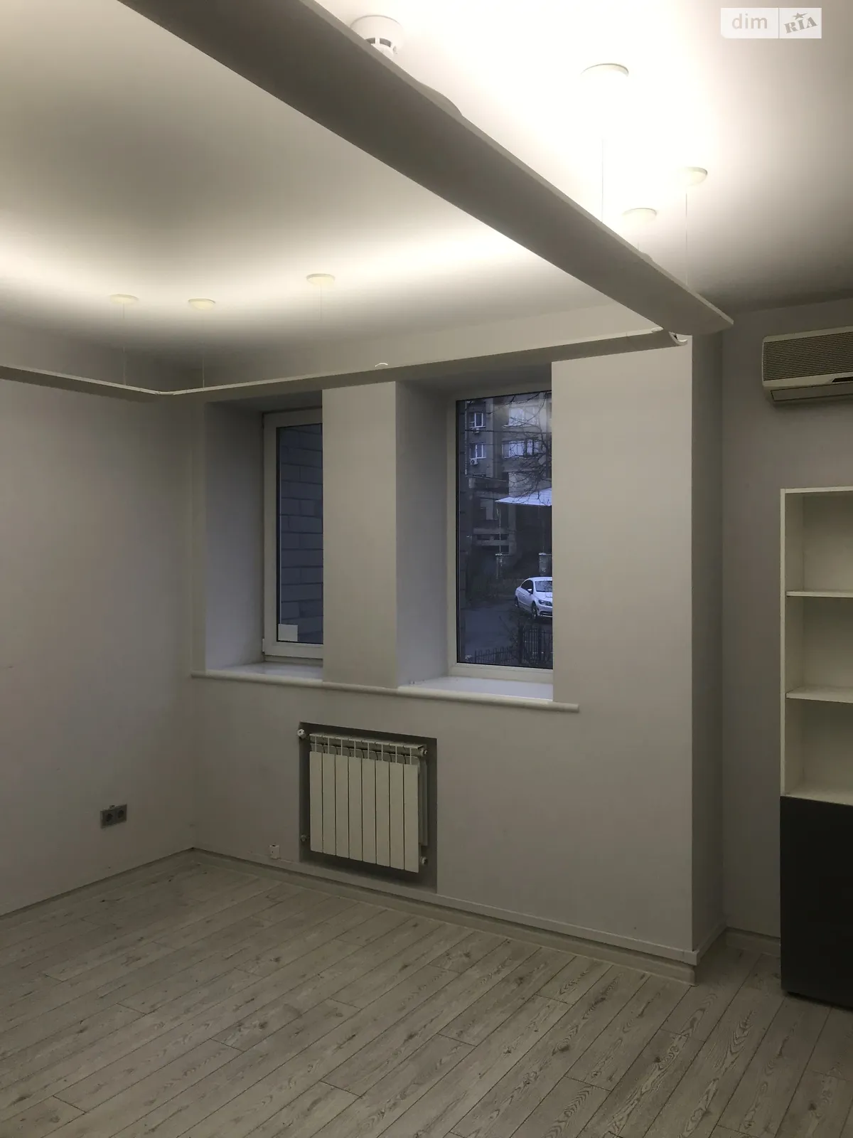 Сдается в аренду офис 220 кв. м в бизнес-центре, цена: 105000 грн - фото 1