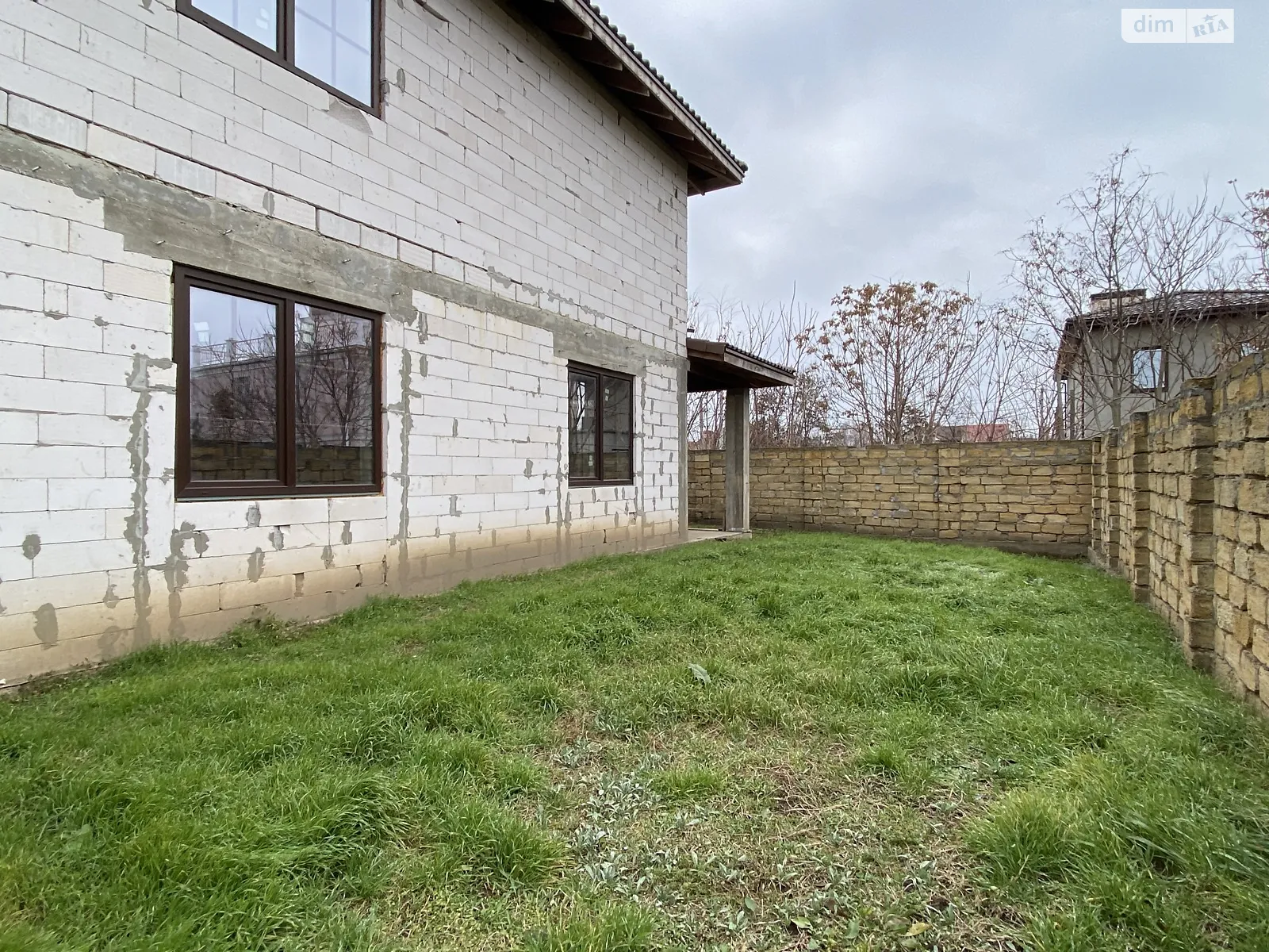 Продается дом на 2 этажа 210 кв. м с подвалом, цена: 145000 $ - фото 1