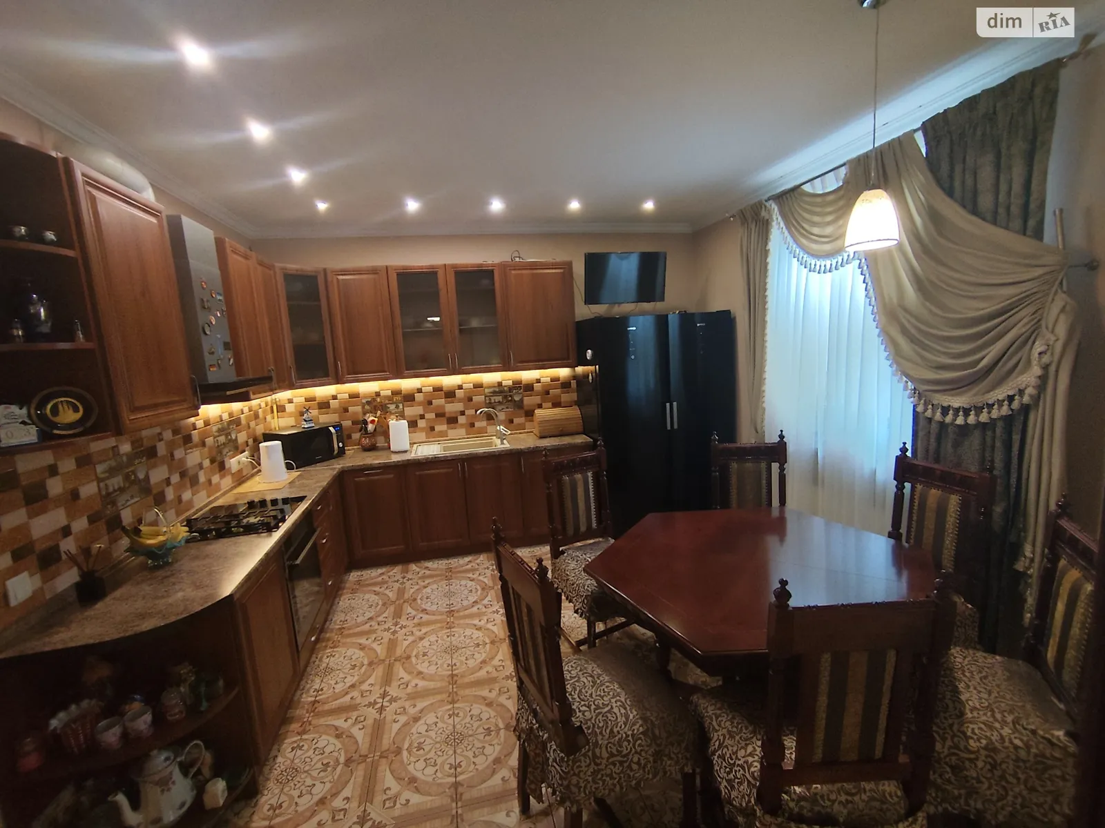 Продається будинок 2 поверховий 222 кв. м с басейном, цена: 280000 $ - фото 1