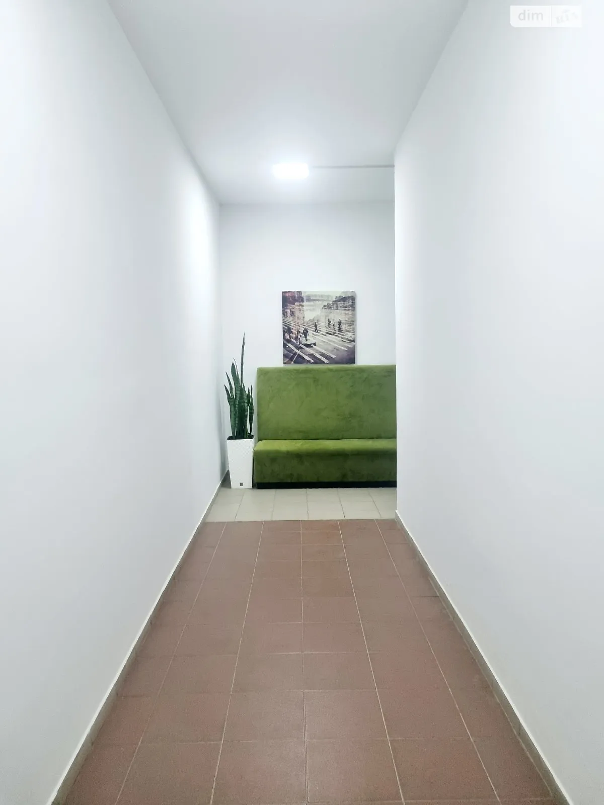 Сдается в аренду офис 28.7 кв. м в бизнес-центре, цена: 5166 грн - фото 1