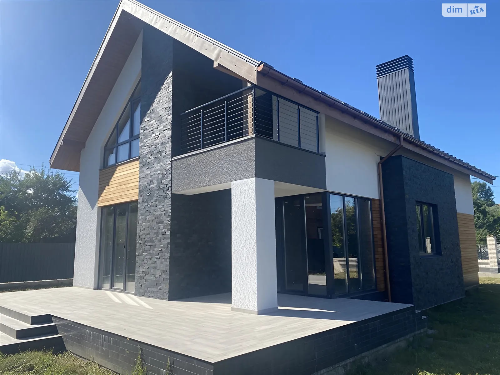 Продается дом на 2 этажа 205 кв. м с баней/сауной, цена: 210000 $ - фото 1