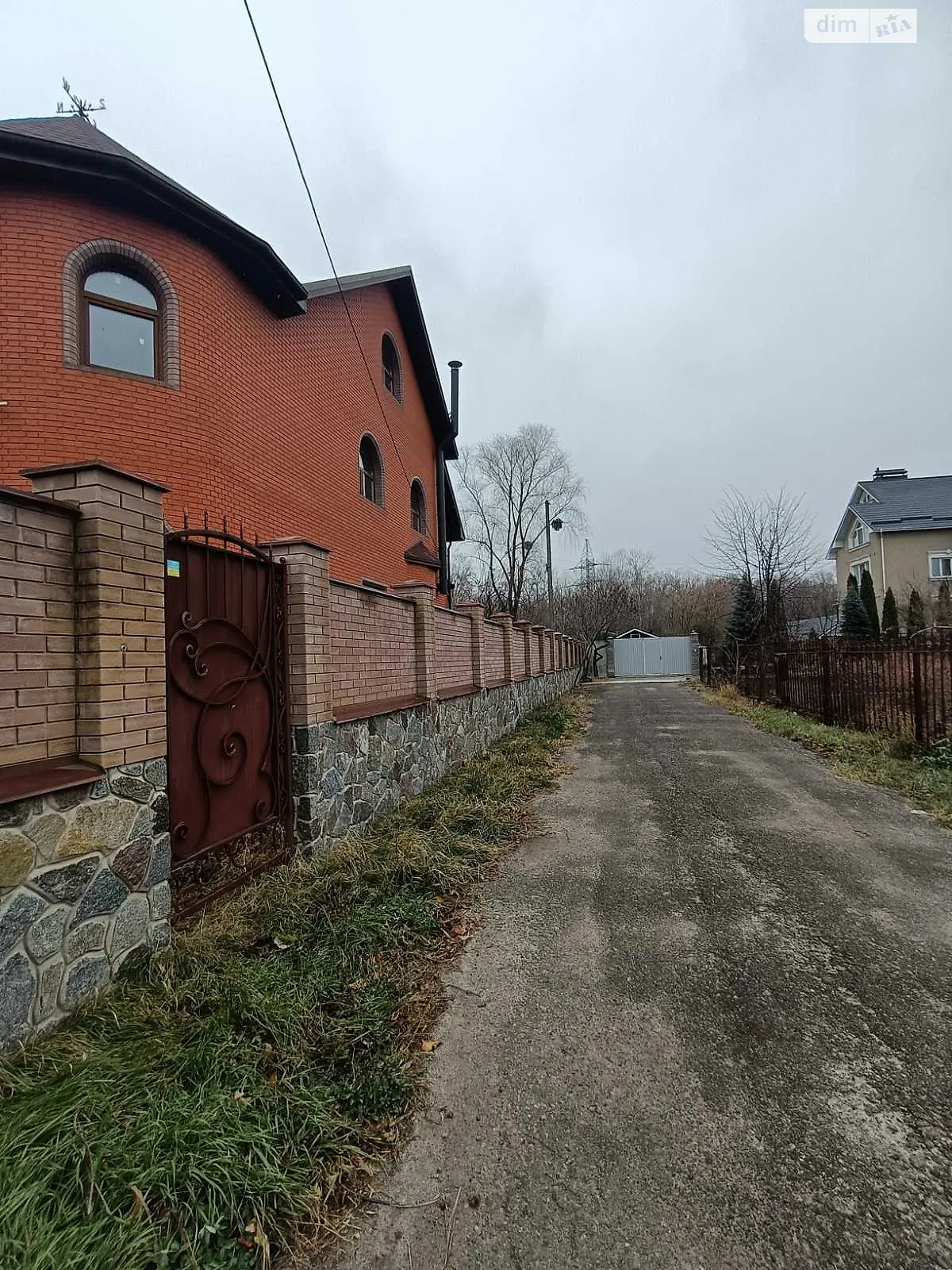 Продається будинок 2 поверховий 330 кв. м з каміном - фото 2