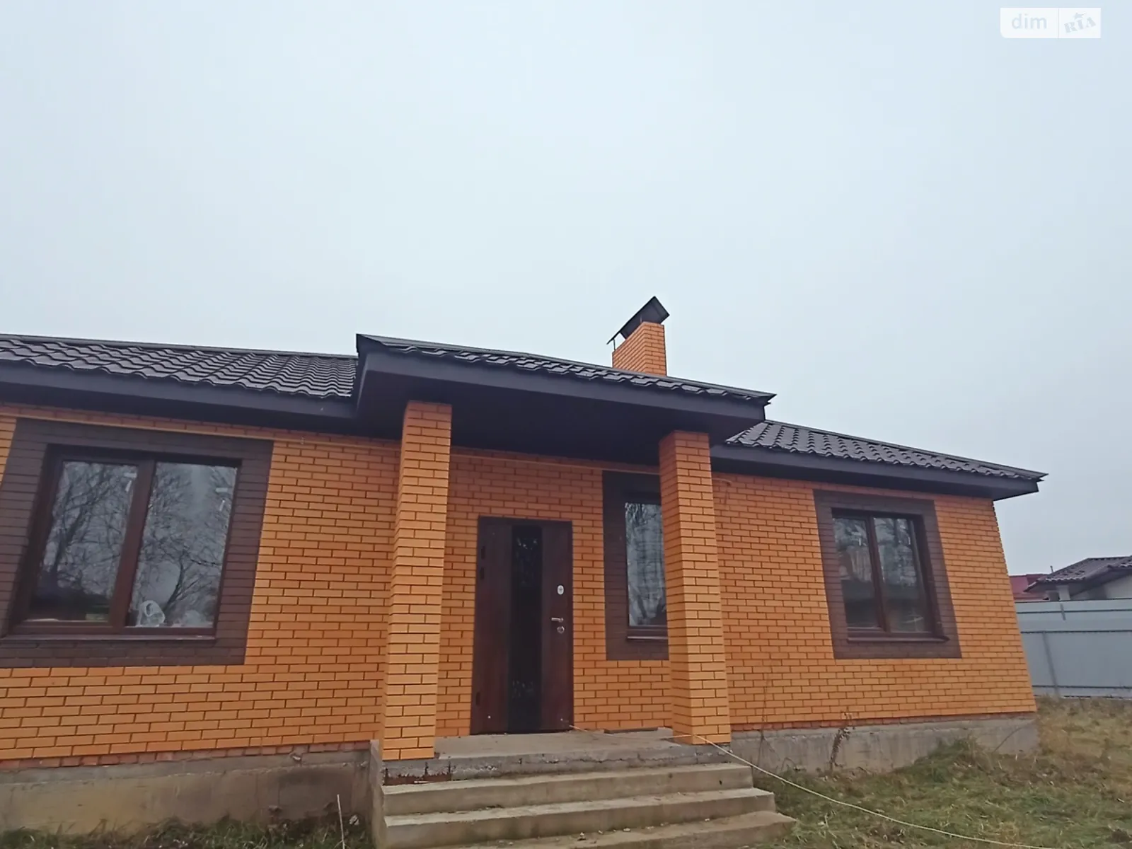 Продається одноповерховий будинок 105 кв. м з каміном, цена: 83000 $ - фото 1