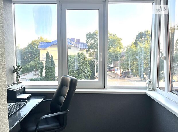 Луцьк, Центр, вул. Франка Івана, 61