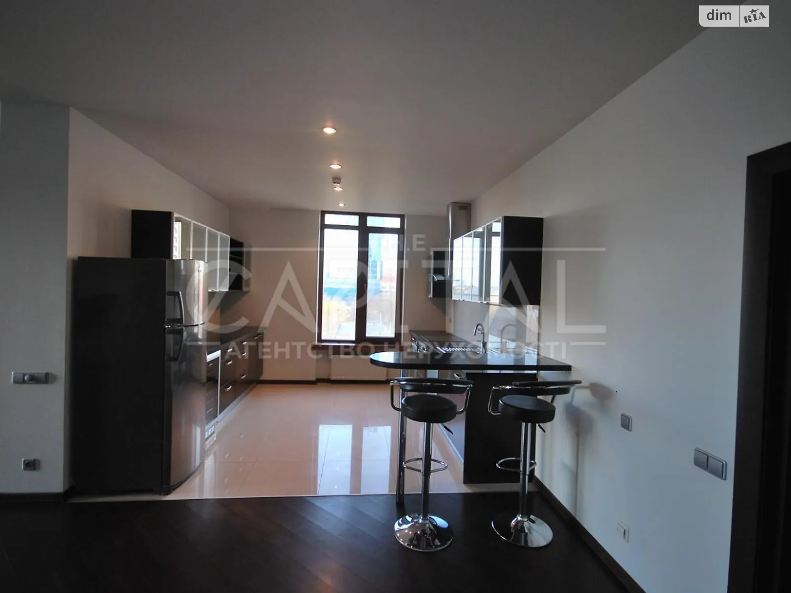 Здається в оренду 4-кімнатна квартира 165 кв. м у, цена: 1700 $ - фото 1
