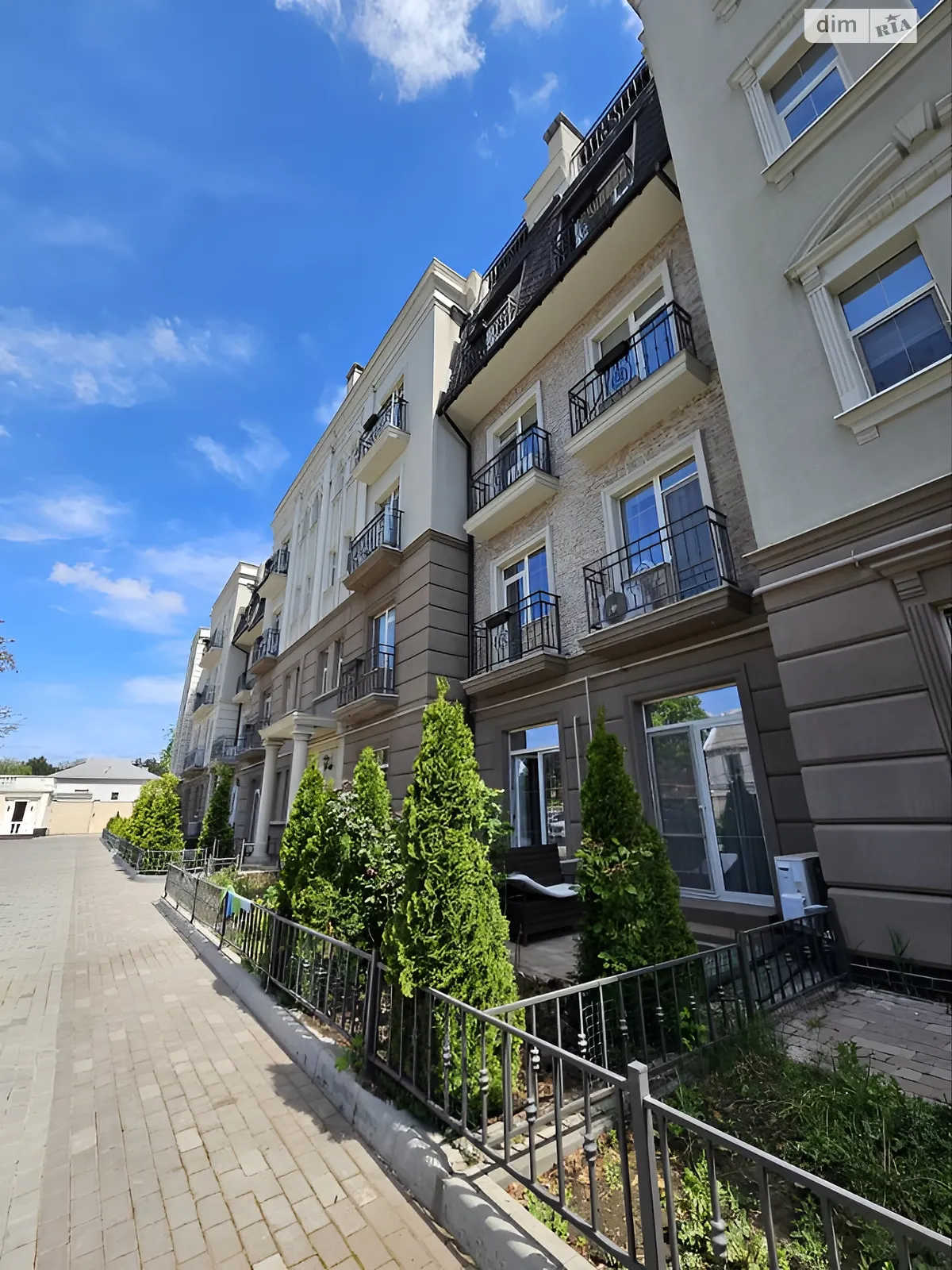 Продается 2-комнатная квартира 71.2 кв. м в Одессе, пер. Майский, 4 - фото 1