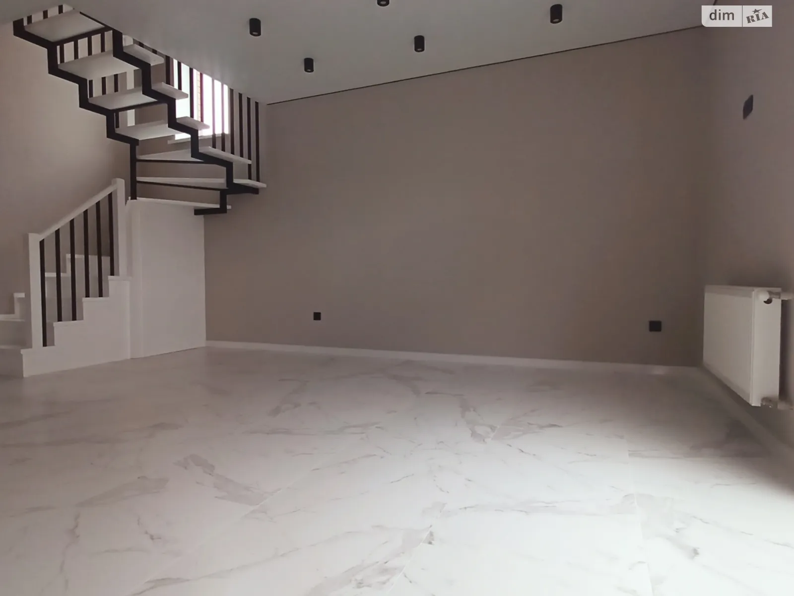 Продається частина будинку 95 кв. м з гаражем, цена: 88000 $ - фото 1